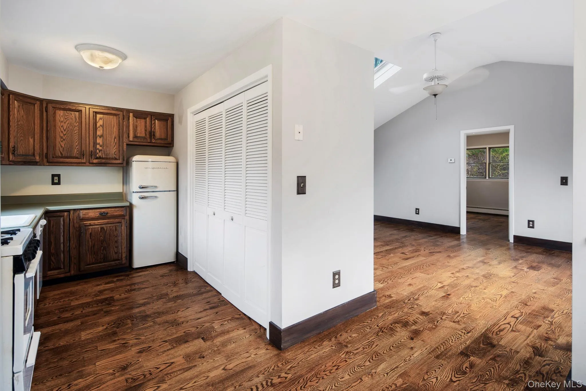 689 Mountain Road, Clarkstown, NY, 1 Bedroom Bedrooms, 4 Rooms Rooms,1 BathroomBathrooms,Residential Lease,For Rent,Mountain,0,957334 689 Mountain Road, Clarkstown, NY, 1 Bedroom Bedrooms, 4 Rooms Rooms,1 BathroomBathrooms,Residential Lease,For Rent,Mountain,0,957334