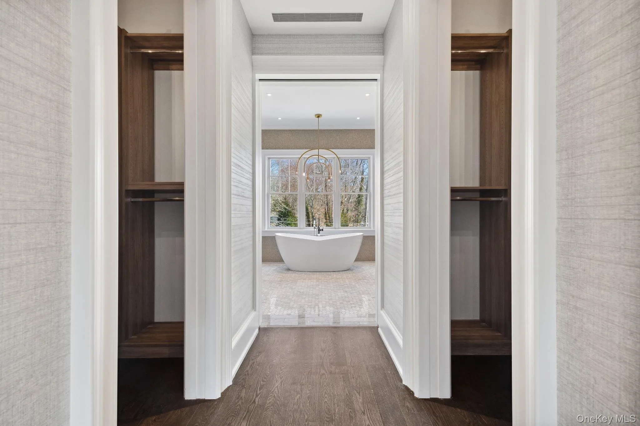 24 Landview Drive, Huntington, NY, 5 Bedrooms Bedrooms, 11 Rooms Rooms,6 BathroomsBathrooms,Residential,For Rent,Landview,0,957362 24 Landview Drive, Huntington, NY, 5 Bedrooms Bedrooms, 11 Rooms Rooms,6 BathroomsBathrooms,Residential,For Rent,Landview,0,957362