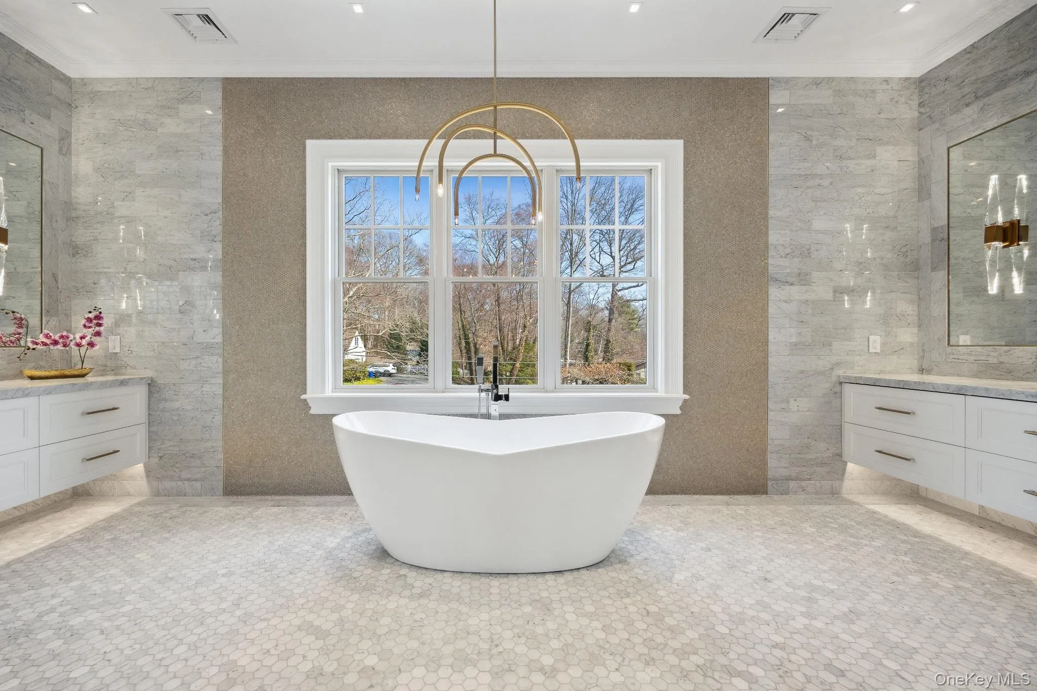 24 Landview Drive, Huntington, NY, 5 Bedrooms Bedrooms, 11 Rooms Rooms,6 BathroomsBathrooms,Residential,For Rent,Landview,0,957362 24 Landview Drive, Huntington, NY, 5 Bedrooms Bedrooms, 11 Rooms Rooms,6 BathroomsBathrooms,Residential,For Rent,Landview,0,957362