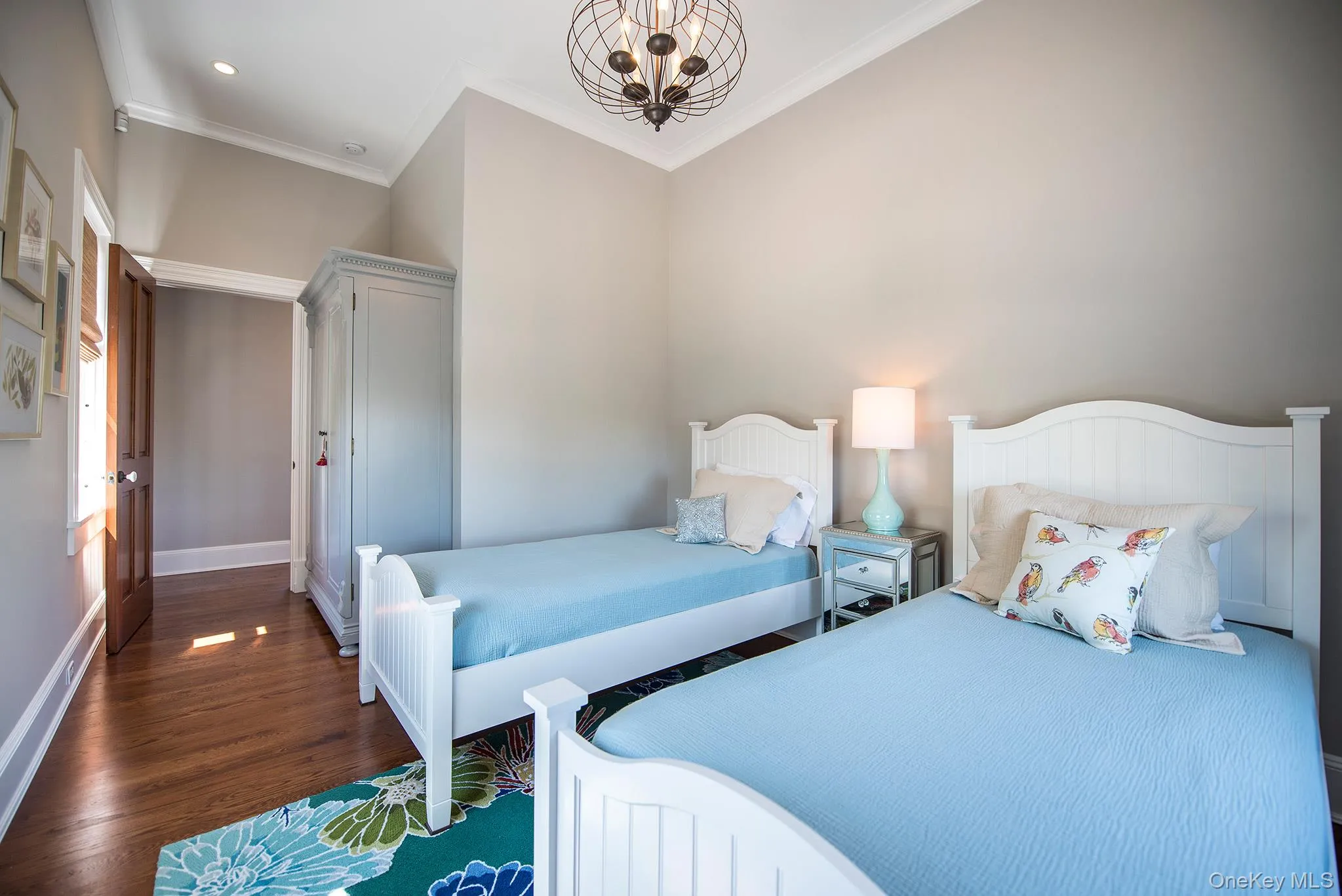 2nd Floor Guest Bedroom (now a Queen bed) 2nd Floor Guest Bedroom (now a Queen bed)