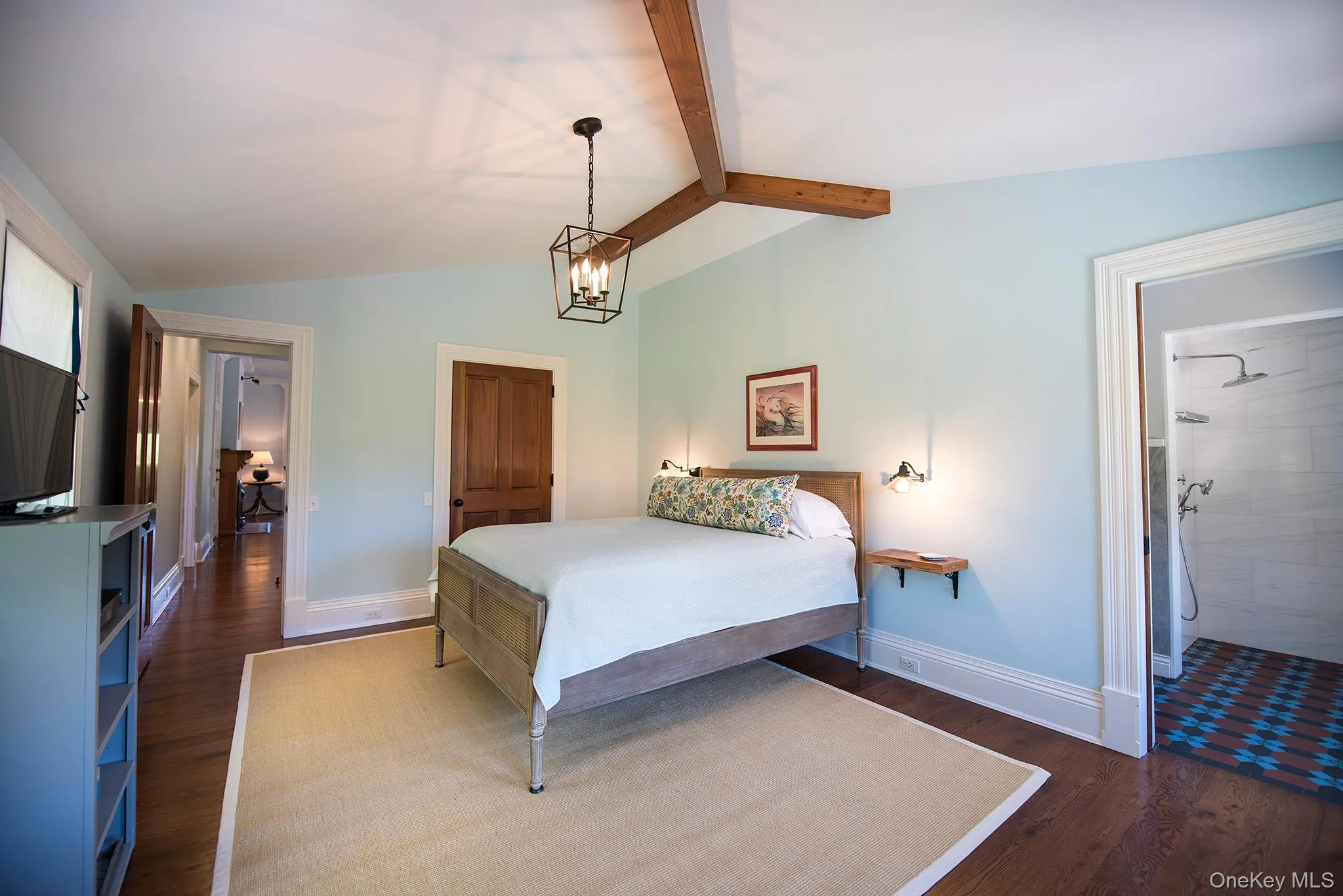 First-Floor Primary Suite First-Floor Primary Suite