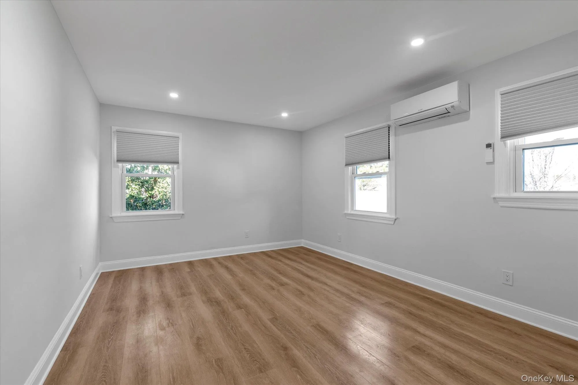 71 Haven Avenue, North Hempstead, NY, 3 Bedrooms Bedrooms, 9 Rooms Rooms,3 BathroomsBathrooms,Residential Lease,For Rent,Haven,0,957410 71 Haven Avenue, North Hempstead, NY, 3 Bedrooms Bedrooms, 9 Rooms Rooms,3 BathroomsBathrooms,Residential Lease,For Rent,Haven,0,957410