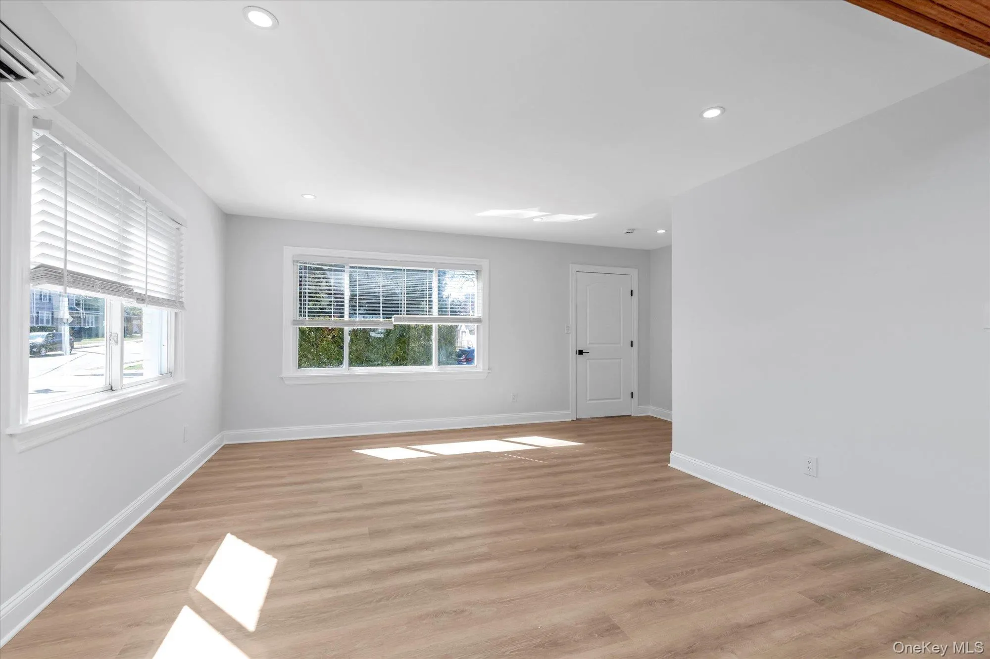 71 Haven Avenue, North Hempstead, NY, 3 Bedrooms Bedrooms, 9 Rooms Rooms,3 BathroomsBathrooms,Residential Lease,For Rent,Haven,0,957410 71 Haven Avenue, North Hempstead, NY, 3 Bedrooms Bedrooms, 9 Rooms Rooms,3 BathroomsBathrooms,Residential Lease,For Rent,Haven,0,957410