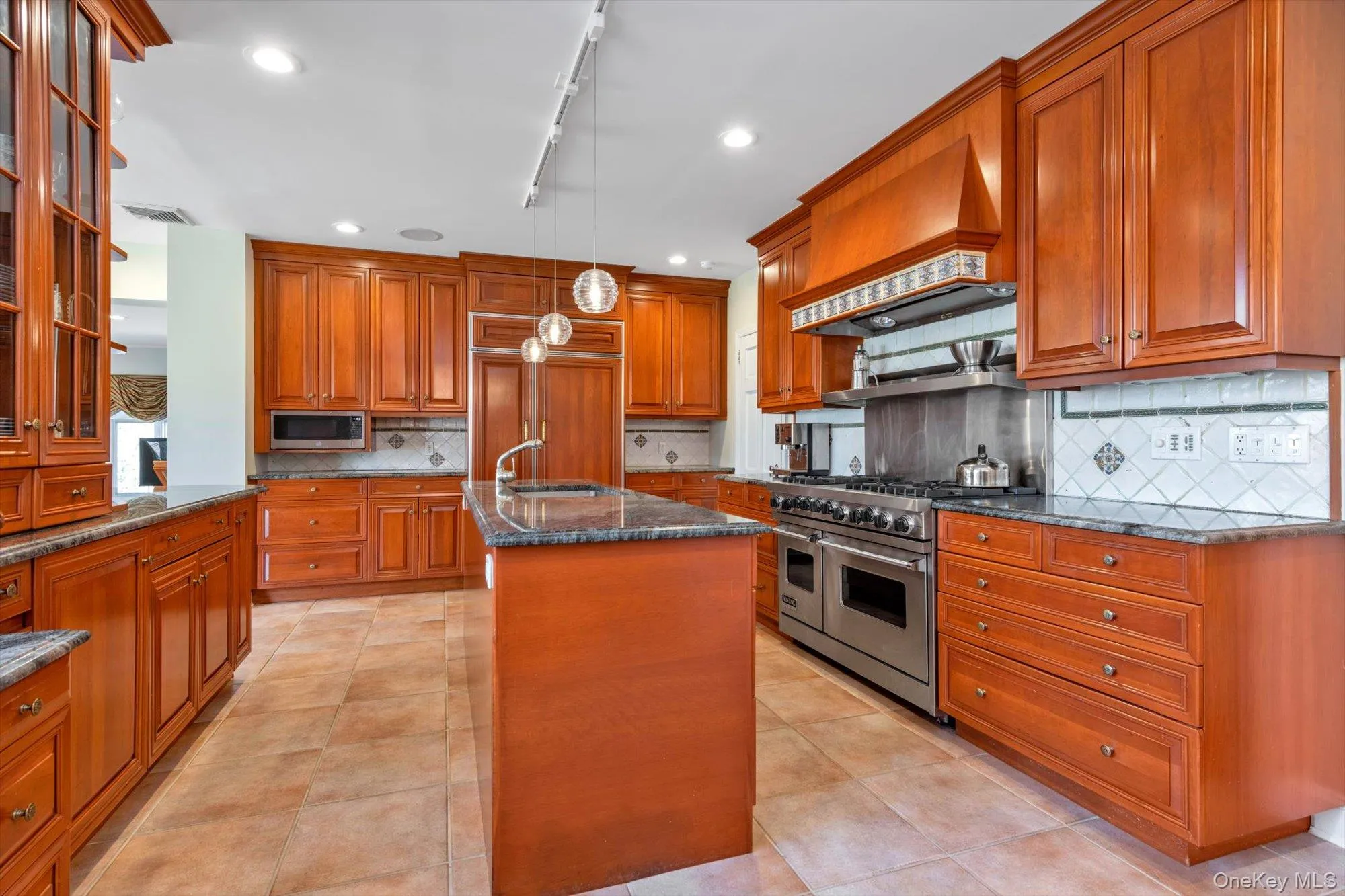 3 Barkers Point Road, North Hempstead, NY, 5 Bedrooms Bedrooms, 10 Rooms Rooms,4 BathroomsBathrooms,Residential Lease,For Rent,Barkers Point,0,957466 3 Barkers Point Road, North Hempstead, NY, 5 Bedrooms Bedrooms, 10 Rooms Rooms,4 BathroomsBathrooms,Residential Lease,For Rent,Barkers Point,0,957466