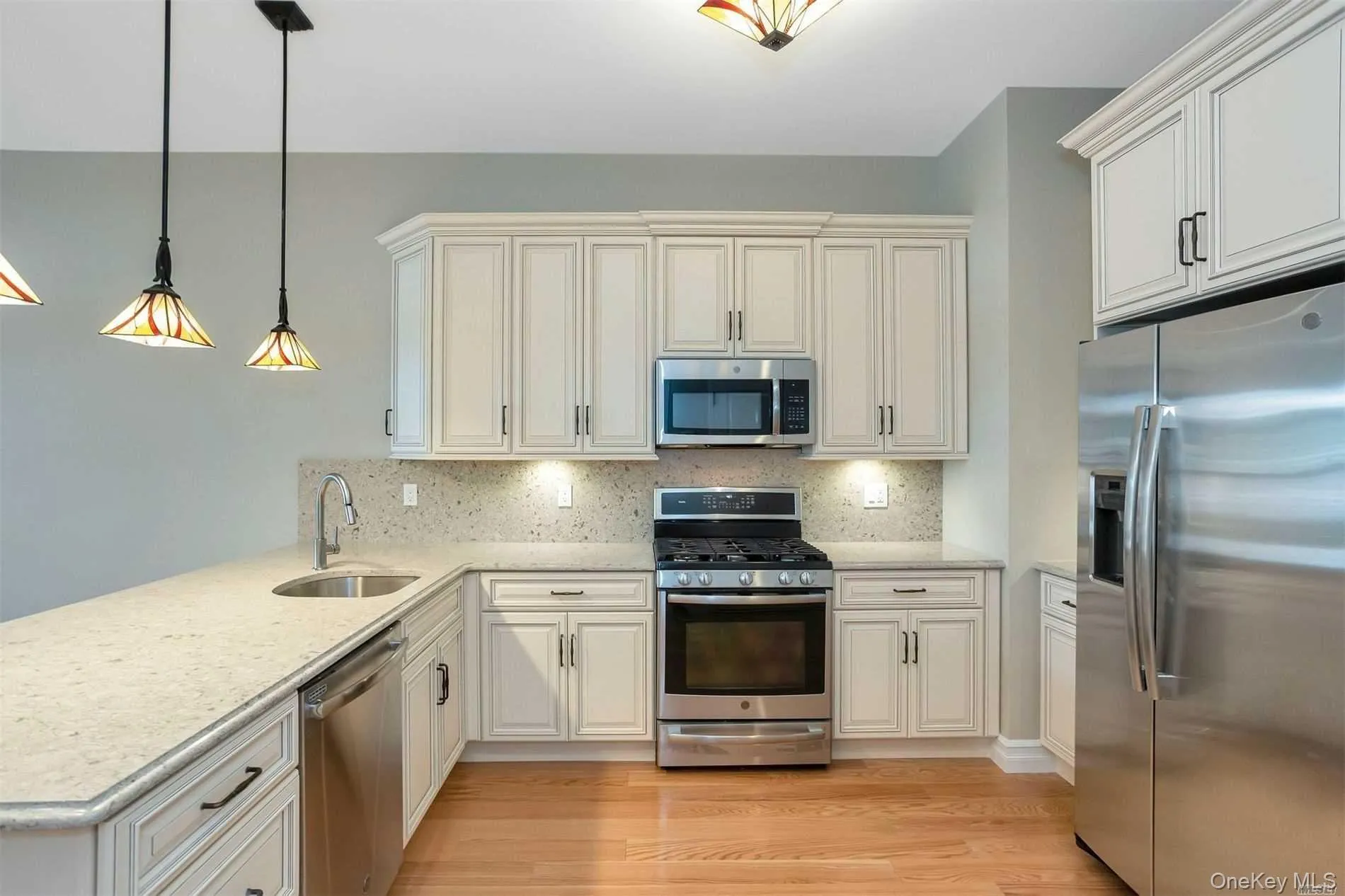 10 Wall Street, Huntington, NY, 1 Bedroom Bedrooms, 3 Rooms Rooms,1 BathroomBathrooms,Residential Lease,For Rent,Wall,0,957473 10 Wall Street, Huntington, NY, 1 Bedroom Bedrooms, 3 Rooms Rooms,1 BathroomBathrooms,Residential Lease,For Rent,Wall,0,957473