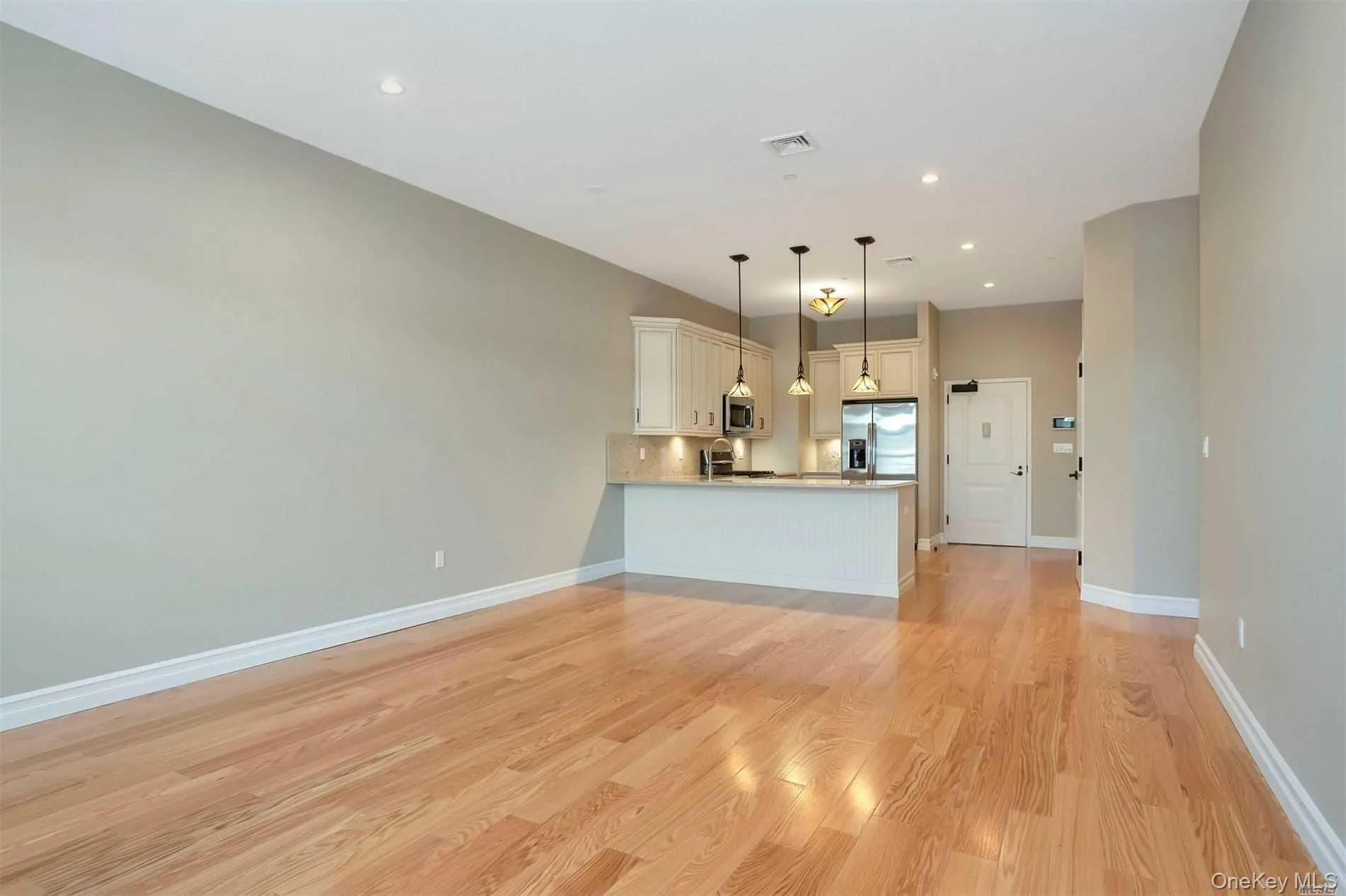 10 Wall Street, Huntington, NY, 1 Bedroom Bedrooms, 3 Rooms Rooms,1 BathroomBathrooms,Residential Lease,For Rent,Wall,0,957473 10 Wall Street, Huntington, NY, 1 Bedroom Bedrooms, 3 Rooms Rooms,1 BathroomBathrooms,Residential Lease,For Rent,Wall,0,957473
