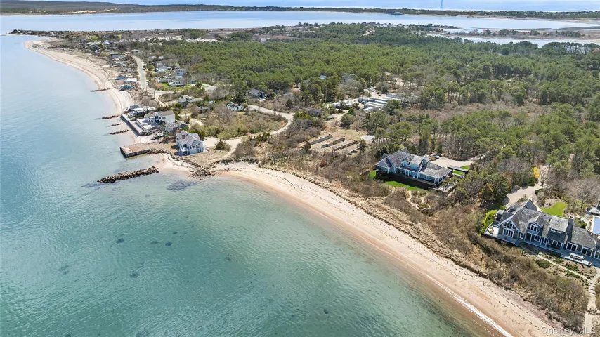 623 Lazy Point Road, East Hampton, New York 11930