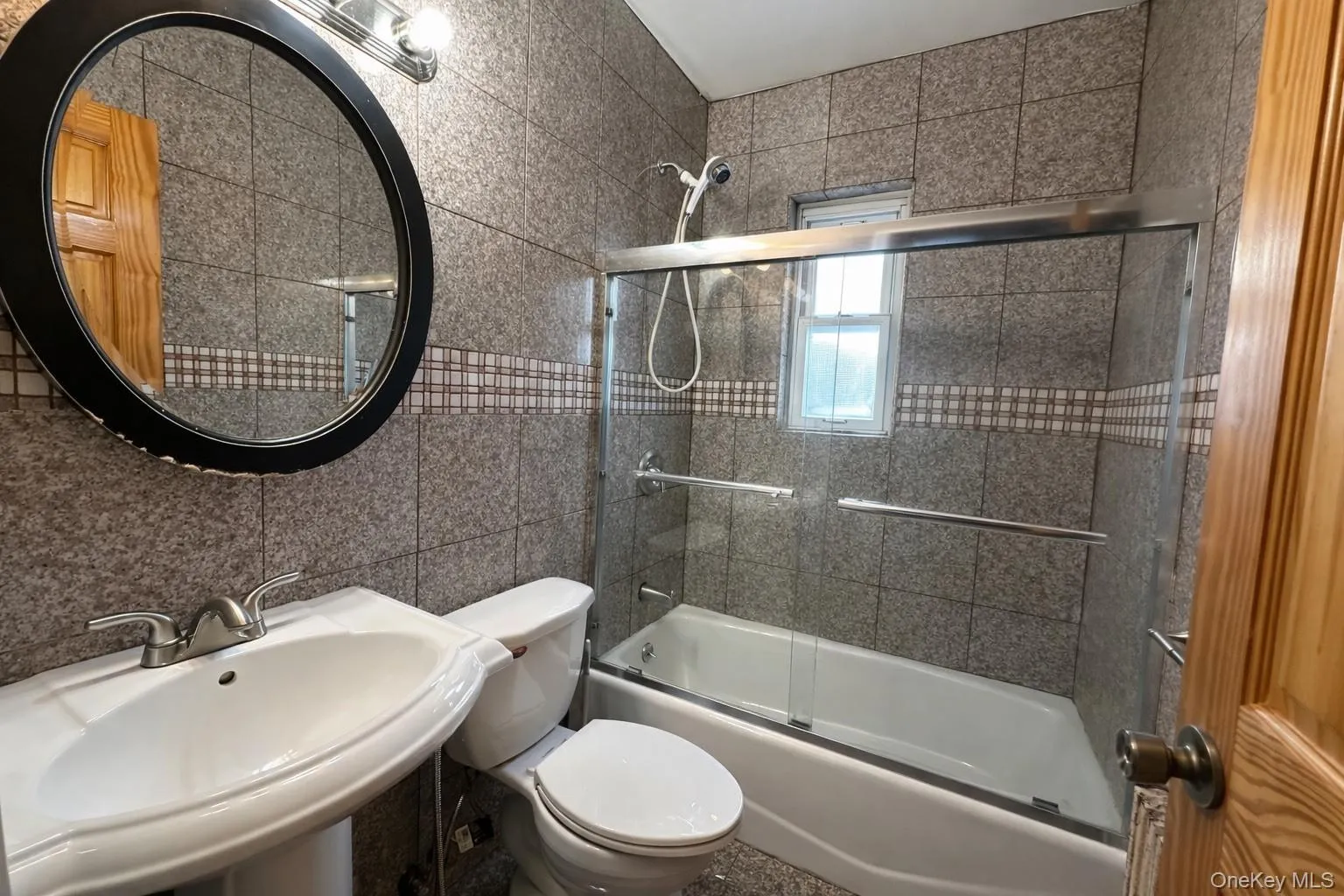 76-30 172nd Street, New York, NY, 4 Bedrooms Bedrooms, 7 Rooms Rooms,2 BathroomsBathrooms,Residential Lease,For Rent,172nd,0,957537 76-30 172nd Street, New York, NY, 4 Bedrooms Bedrooms, 7 Rooms Rooms,2 BathroomsBathrooms,Residential Lease,For Rent,172nd,0,957537