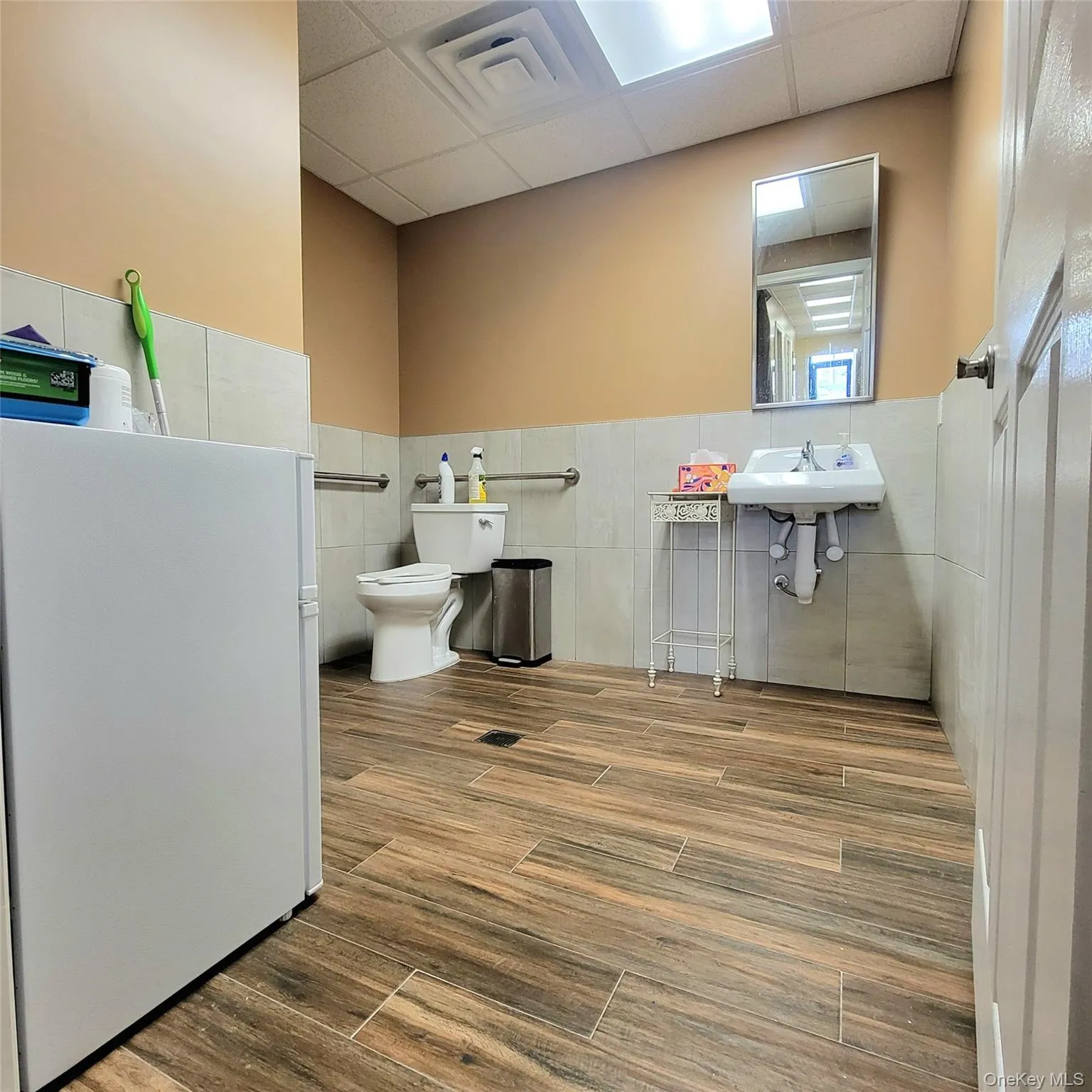 230 Meadow Avenue, Hempstead, NY, ,Commercial Lease,For Rent,Meadow,0,957540 230 Meadow Avenue, Hempstead, NY, ,Commercial Lease,For Rent,Meadow,0,957540