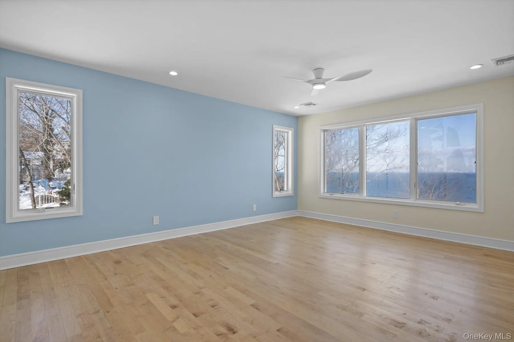 1st floor waterfront primary bedroom 1st floor waterfront primary bedroom