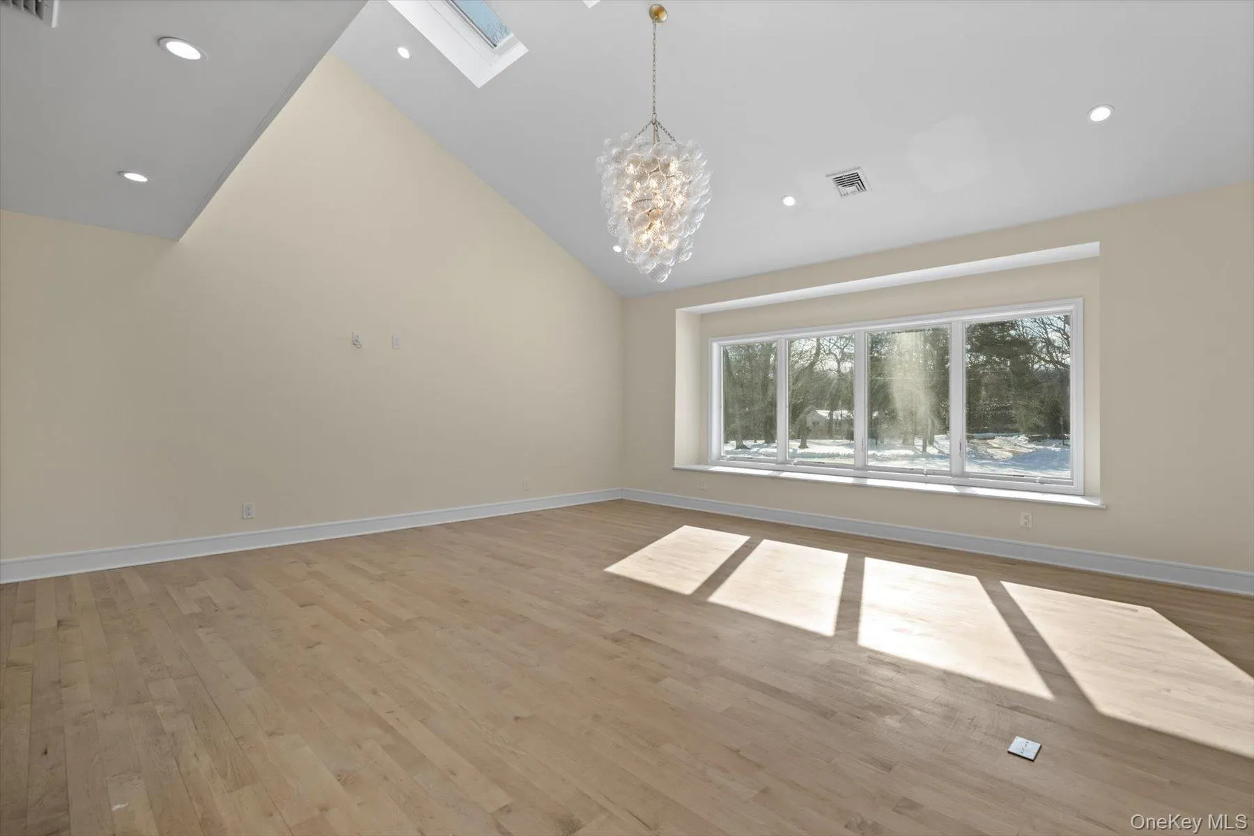 4th Bedroom with stunning waterviews 4th Bedroom with stunning waterviews