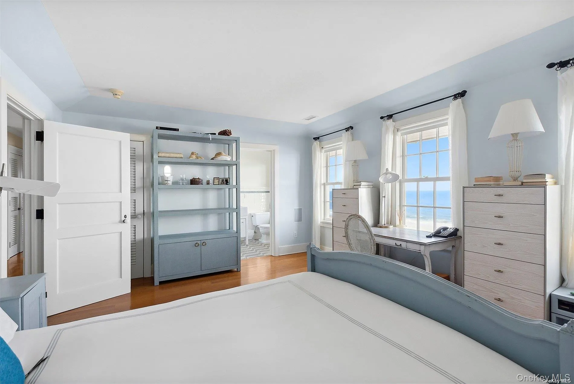 Guest Room Guest Room