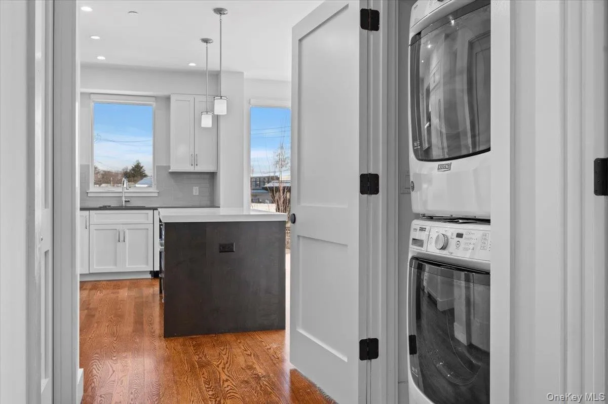 422 Boston Post Road, Rye Town, NY, 2 Bedrooms Bedrooms, 3 Rooms Rooms,1 BathroomBathrooms,Residential Lease,For Rent,Boston Post,0,957637 422 Boston Post Road, Rye Town, NY, 2 Bedrooms Bedrooms, 3 Rooms Rooms,1 BathroomBathrooms,Residential Lease,For Rent,Boston Post,0,957637