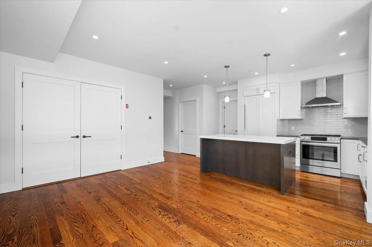 422 Boston Post Road, Rye Town, NY, 2 Bedrooms Bedrooms, 3 Rooms Rooms,1 BathroomBathrooms,Residential Lease,For Rent,Boston Post,0,957637 422 Boston Post Road, Rye Town, NY, 2 Bedrooms Bedrooms, 3 Rooms Rooms,1 BathroomBathrooms,Residential Lease,For Rent,Boston Post,0,957637