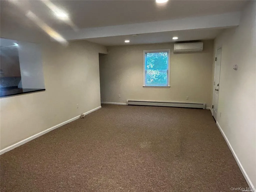 148 Hillside Avenue, North Hempstead, NY, 2 Bedrooms Bedrooms, 6 Rooms Rooms,1 BathroomBathrooms,Residential Lease,For Rent,Hillside,0,957704 148 Hillside Avenue, North Hempstead, NY, 2 Bedrooms Bedrooms, 6 Rooms Rooms,1 BathroomBathrooms,Residential Lease,For Rent,Hillside,0,957704