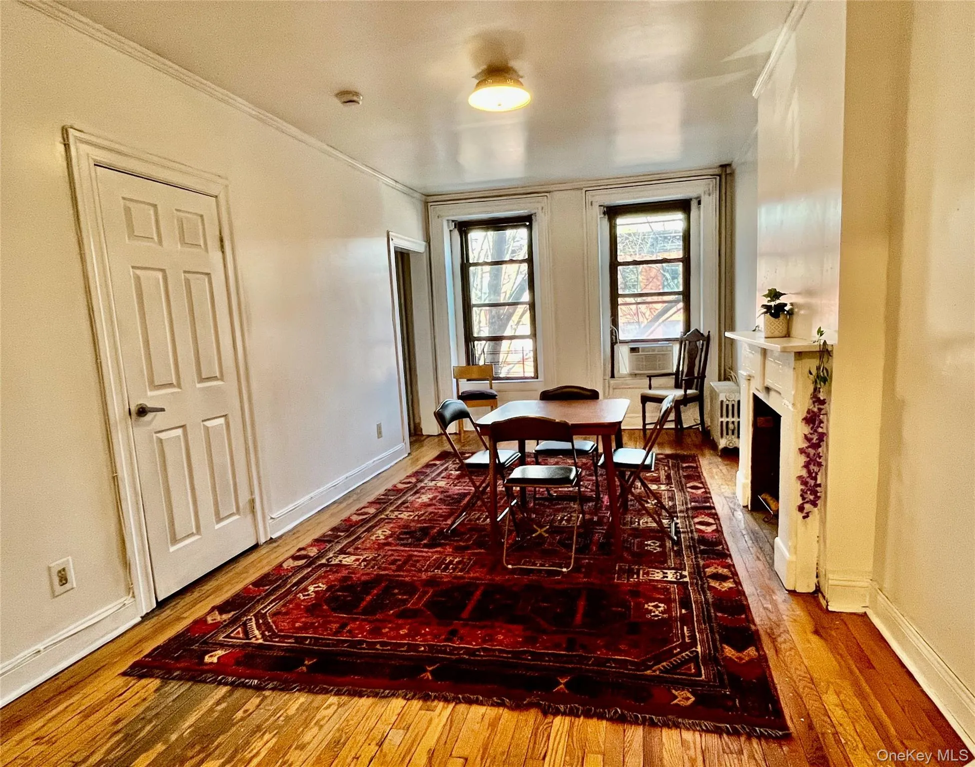 3rd bedroom/office located on the left infront of the windows. 3rd bedroom/office located on the left infront of the windows.