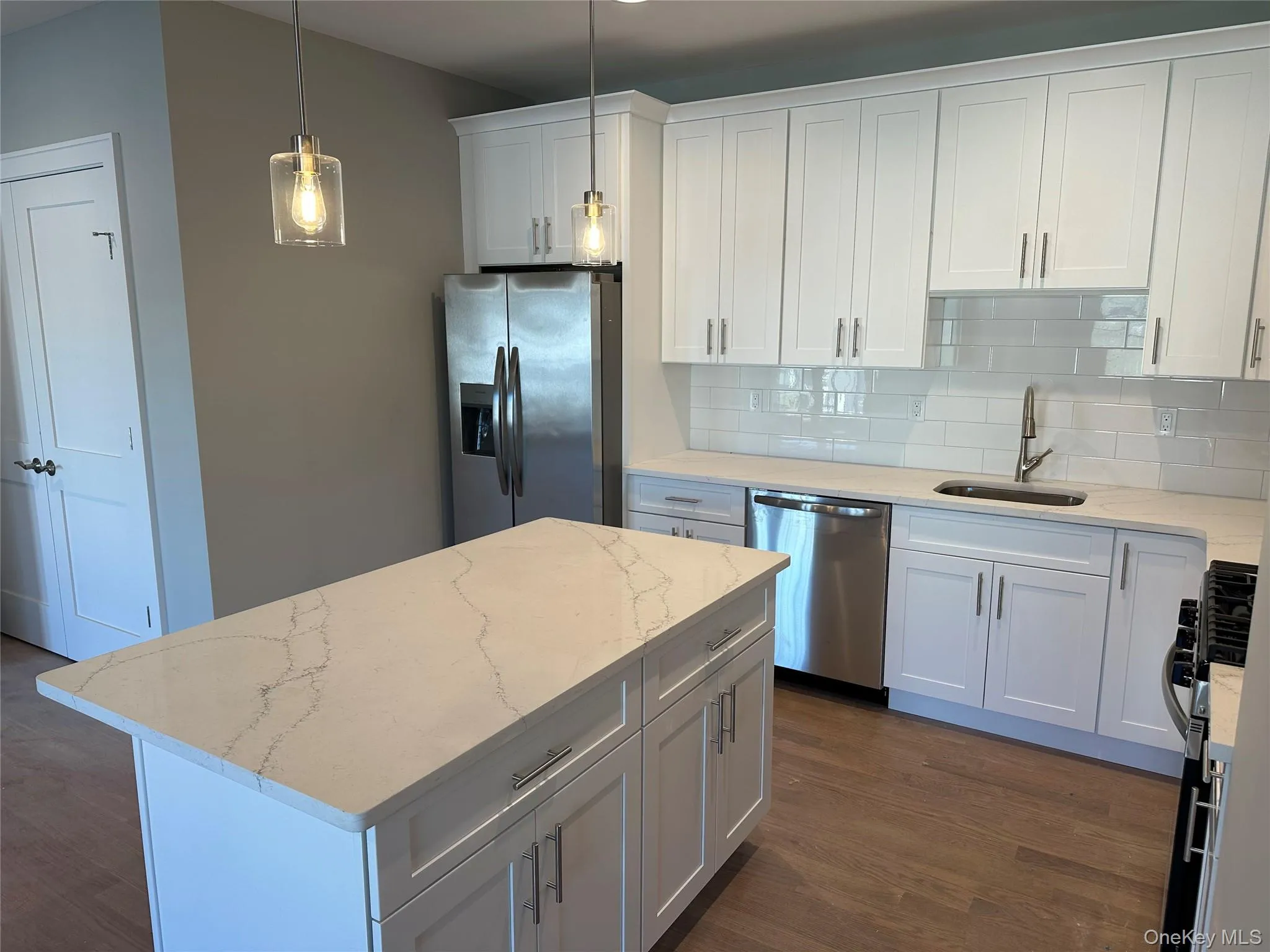 400 Oak Street, Babylon, NY, 2 Bedrooms Bedrooms, 4 Rooms Rooms,1 BathroomBathrooms,Residential Lease,For Rent,Oak,0,957733 400 Oak Street, Babylon, NY, 2 Bedrooms Bedrooms, 4 Rooms Rooms,1 BathroomBathrooms,Residential Lease,For Rent,Oak,0,957733