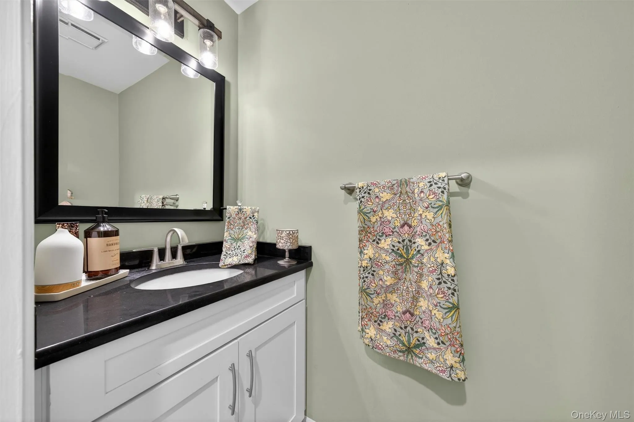 12 Brook Drive, Blooming Grove, NY, 2 Bedrooms Bedrooms, 6 Rooms Rooms,2 BathroomsBathrooms,Residential Lease,For Rent,Brook,0,957746 12 Brook Drive, Blooming Grove, NY, 2 Bedrooms Bedrooms, 6 Rooms Rooms,2 BathroomsBathrooms,Residential Lease,For Rent,Brook,0,957746