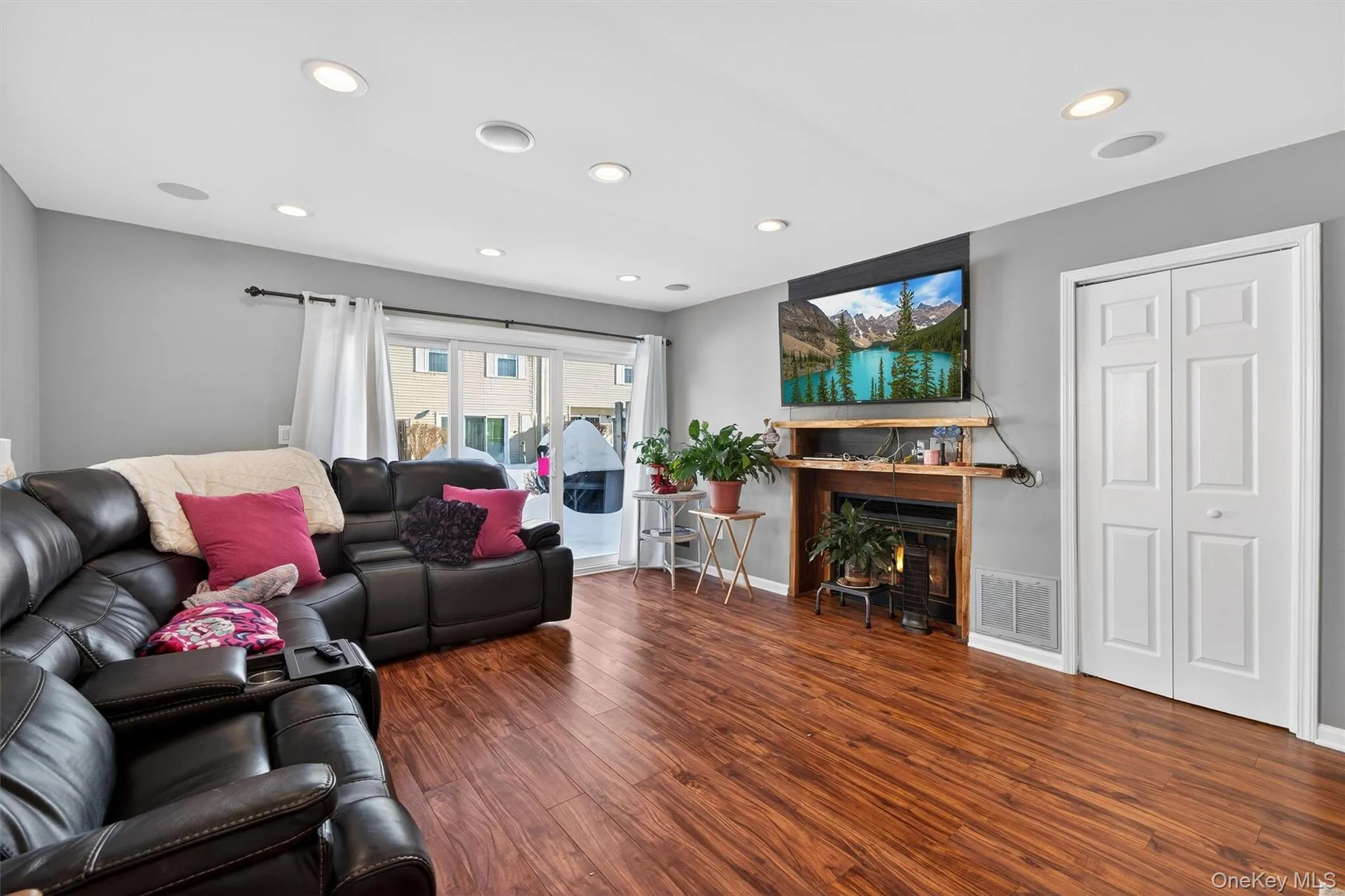 12 Brook Drive, Blooming Grove, NY, 2 Bedrooms Bedrooms, 6 Rooms Rooms,2 BathroomsBathrooms,Residential Lease,For Rent,Brook,0,957746 12 Brook Drive, Blooming Grove, NY, 2 Bedrooms Bedrooms, 6 Rooms Rooms,2 BathroomsBathrooms,Residential Lease,For Rent,Brook,0,957746