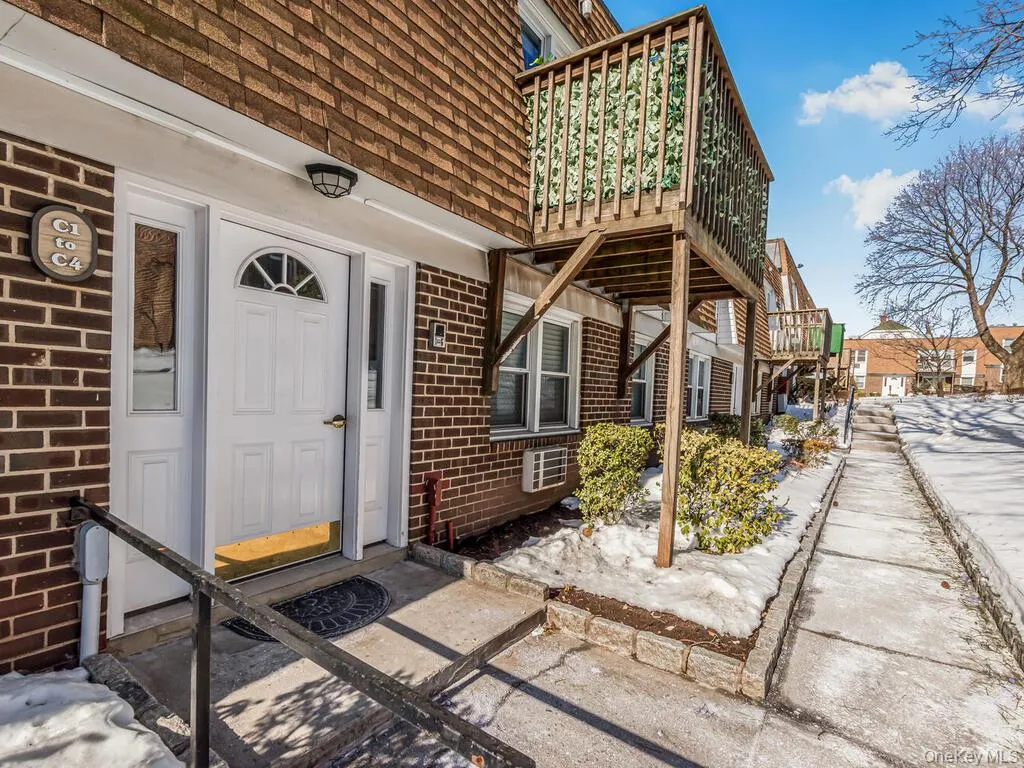 Entrance to the 4 Unit Building with Your Private Balcony Entrance to the 4 Unit Building with Your Private Balcony