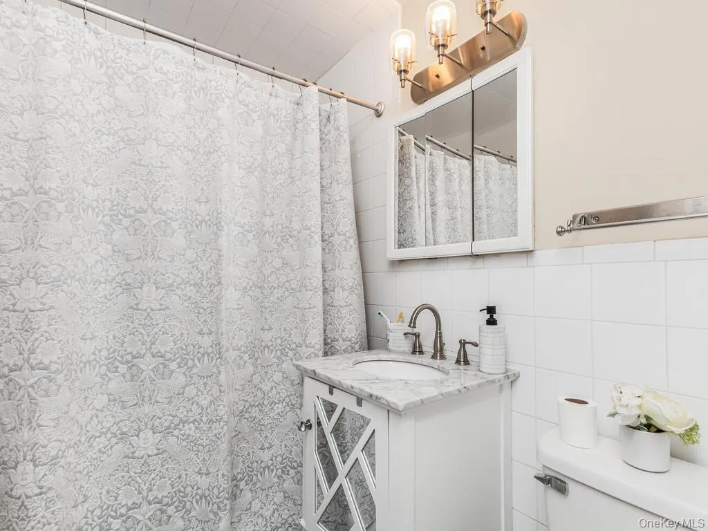 Updated Full Hall Bathroom Updated Full Hall Bathroom