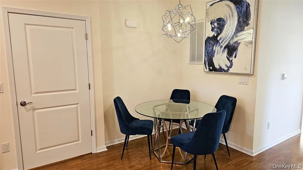 Dining Area Dining Area