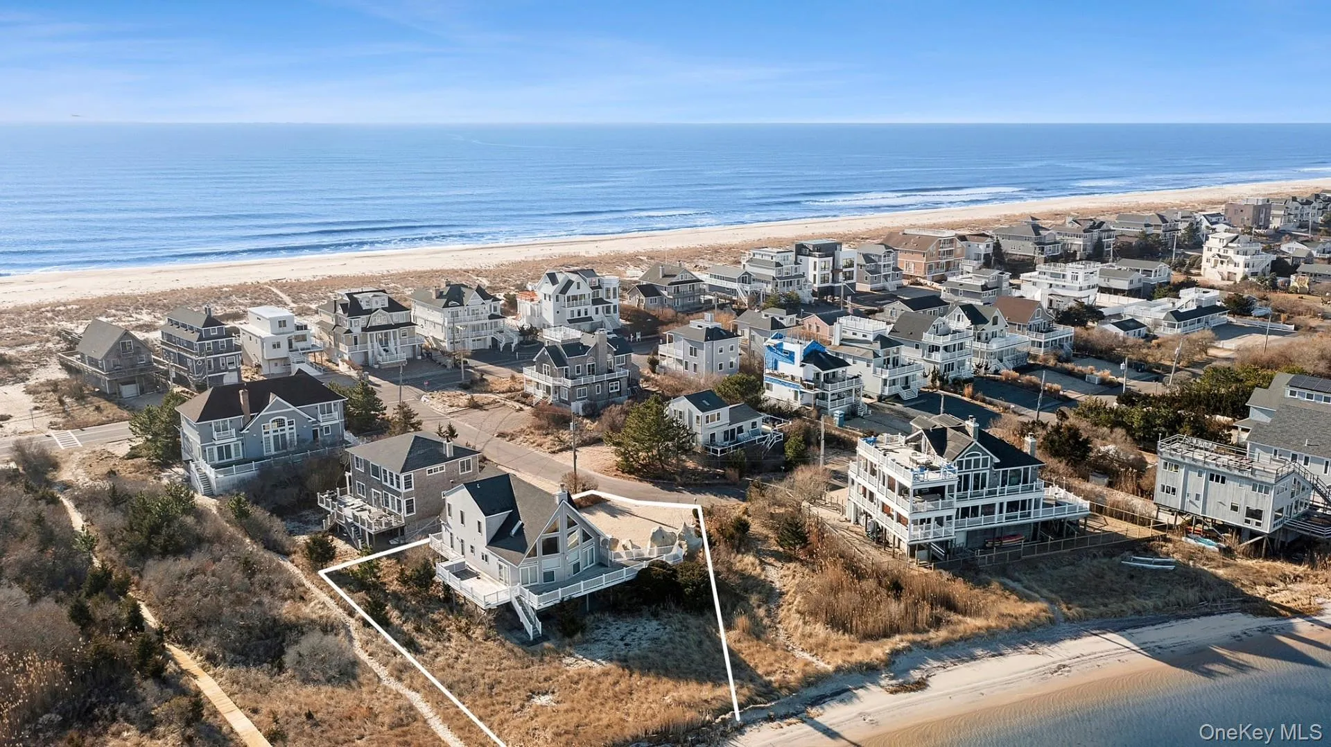 8 Dune Lane, Southampton, NY, 4 Bedrooms Bedrooms, 7 Rooms Rooms,2 BathroomsBathrooms,Residential,For Rent,Dune,0,957886 8 Dune Lane, Southampton, NY, 4 Bedrooms Bedrooms, 7 Rooms Rooms,2 BathroomsBathrooms,Residential,For Rent,Dune,0,957886