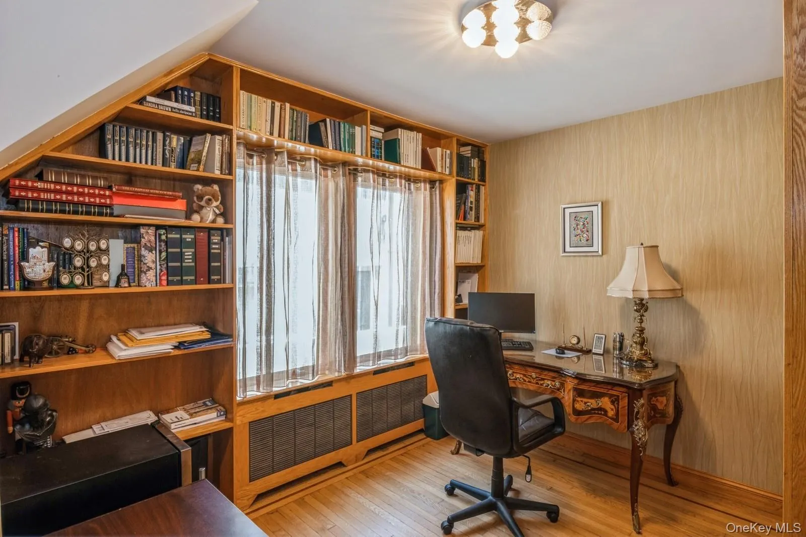 19615 Como Avenue, New York, NY, 4 Bedrooms Bedrooms, 9 Rooms Rooms,2 BathroomsBathrooms,Residential Lease,For Rent,Como,0,957963 19615 Como Avenue, New York, NY, 4 Bedrooms Bedrooms, 9 Rooms Rooms,2 BathroomsBathrooms,Residential Lease,For Rent,Como,0,957963