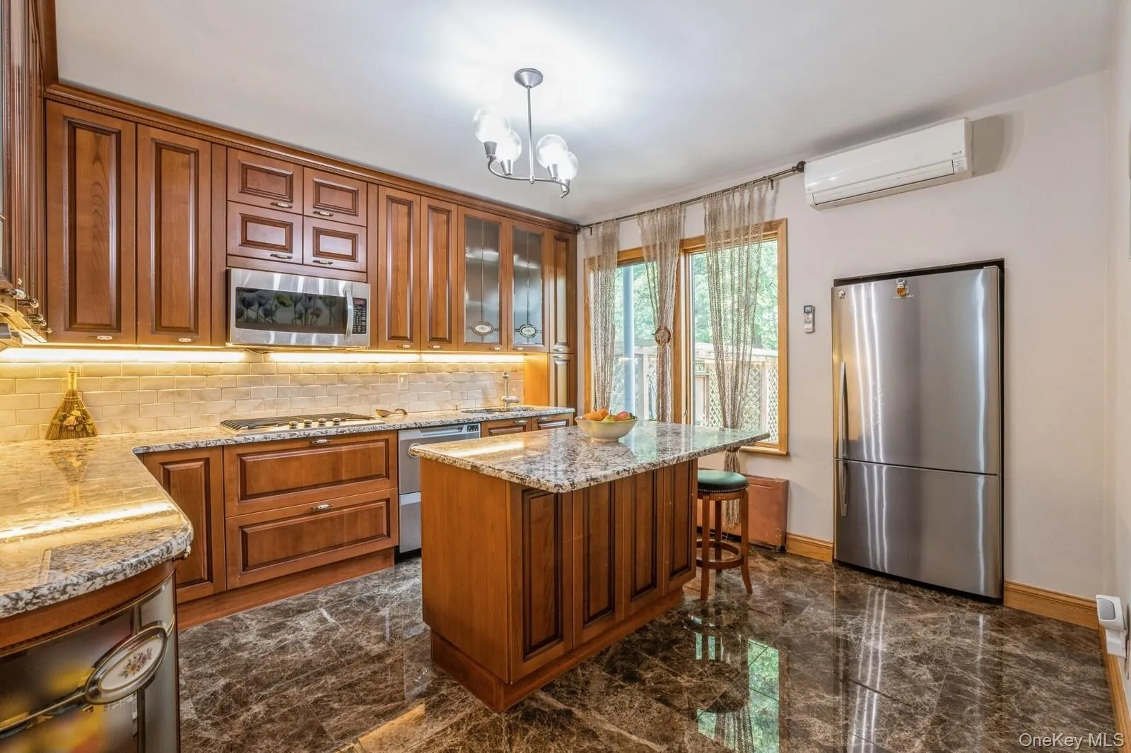 19615 Como Avenue, New York, NY, 4 Bedrooms Bedrooms, 9 Rooms Rooms,2 BathroomsBathrooms,Residential Lease,For Rent,Como,0,957963 19615 Como Avenue, New York, NY, 4 Bedrooms Bedrooms, 9 Rooms Rooms,2 BathroomsBathrooms,Residential Lease,For Rent,Como,0,957963