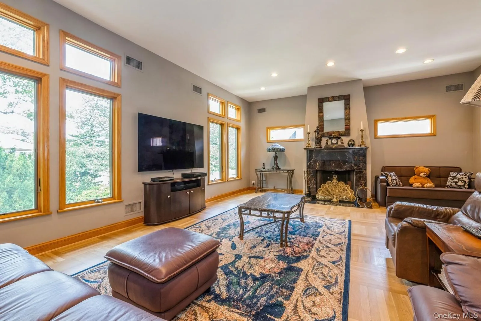 19615 Como Avenue, New York, NY, 4 Bedrooms Bedrooms, 9 Rooms Rooms,2 BathroomsBathrooms,Residential Lease,For Rent,Como,0,957963 19615 Como Avenue, New York, NY, 4 Bedrooms Bedrooms, 9 Rooms Rooms,2 BathroomsBathrooms,Residential Lease,For Rent,Como,0,957963