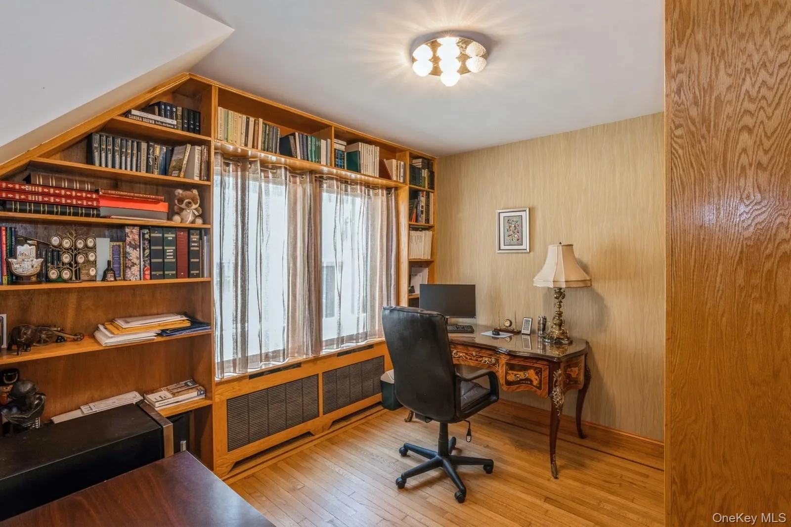 19615 Como Avenue, New York, NY, 4 Bedrooms Bedrooms, 9 Rooms Rooms,2 BathroomsBathrooms,Residential Lease,For Rent,Como,0,957963 19615 Como Avenue, New York, NY, 4 Bedrooms Bedrooms, 9 Rooms Rooms,2 BathroomsBathrooms,Residential Lease,For Rent,Como,0,957963