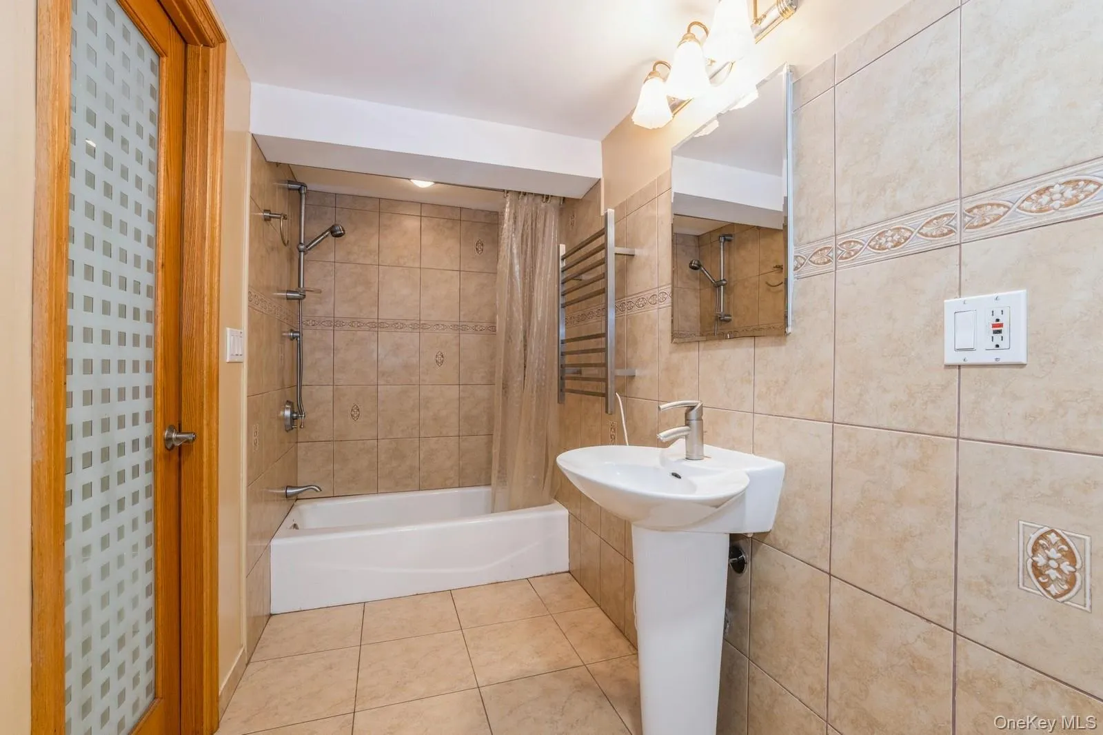 19615 Como Avenue, New York, NY, 4 Bedrooms Bedrooms, 9 Rooms Rooms,2 BathroomsBathrooms,Residential Lease,For Rent,Como,0,957963 19615 Como Avenue, New York, NY, 4 Bedrooms Bedrooms, 9 Rooms Rooms,2 BathroomsBathrooms,Residential Lease,For Rent,Como,0,957963