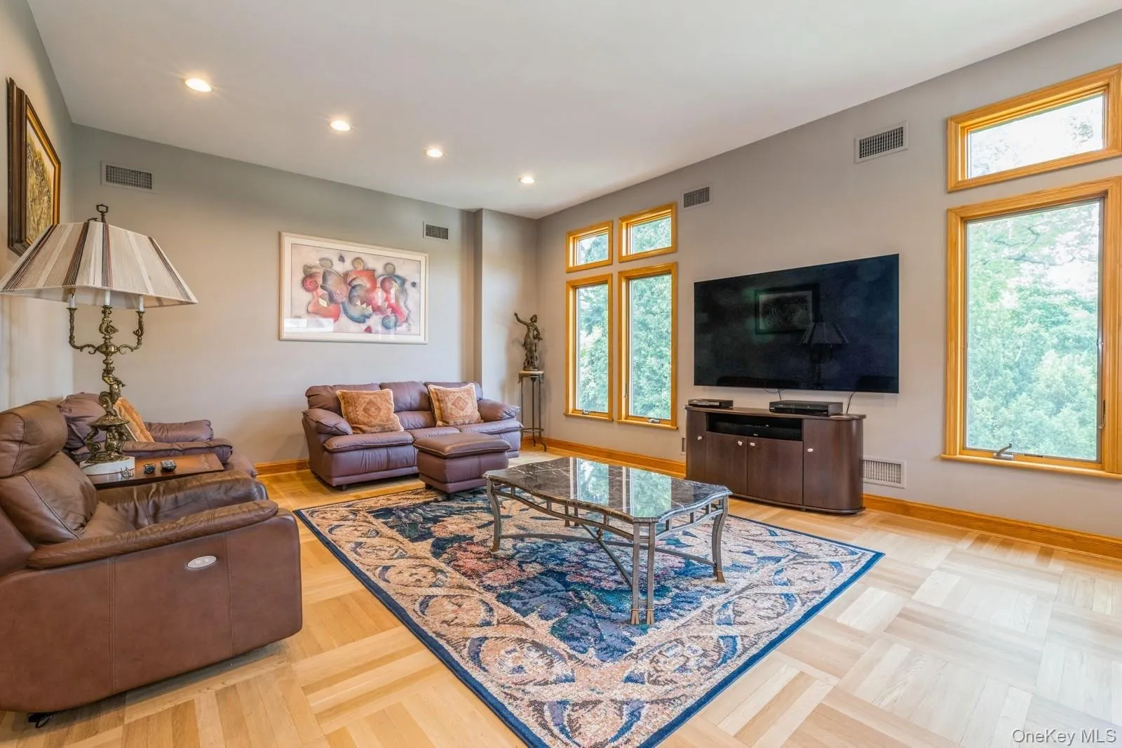 19615 Como Avenue, New York, NY, 4 Bedrooms Bedrooms, 9 Rooms Rooms,2 BathroomsBathrooms,Residential Lease,For Rent,Como,0,957963 19615 Como Avenue, New York, NY, 4 Bedrooms Bedrooms, 9 Rooms Rooms,2 BathroomsBathrooms,Residential Lease,For Rent,Como,0,957963