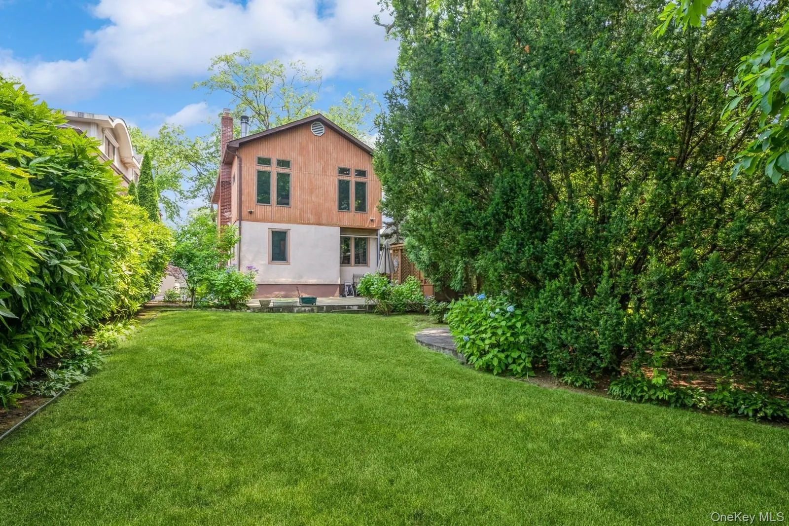 19615 Como Avenue, New York, NY, 4 Bedrooms Bedrooms, 9 Rooms Rooms,2 BathroomsBathrooms,Residential Lease,For Rent,Como,0,957963 19615 Como Avenue, New York, NY, 4 Bedrooms Bedrooms, 9 Rooms Rooms,2 BathroomsBathrooms,Residential Lease,For Rent,Como,0,957963