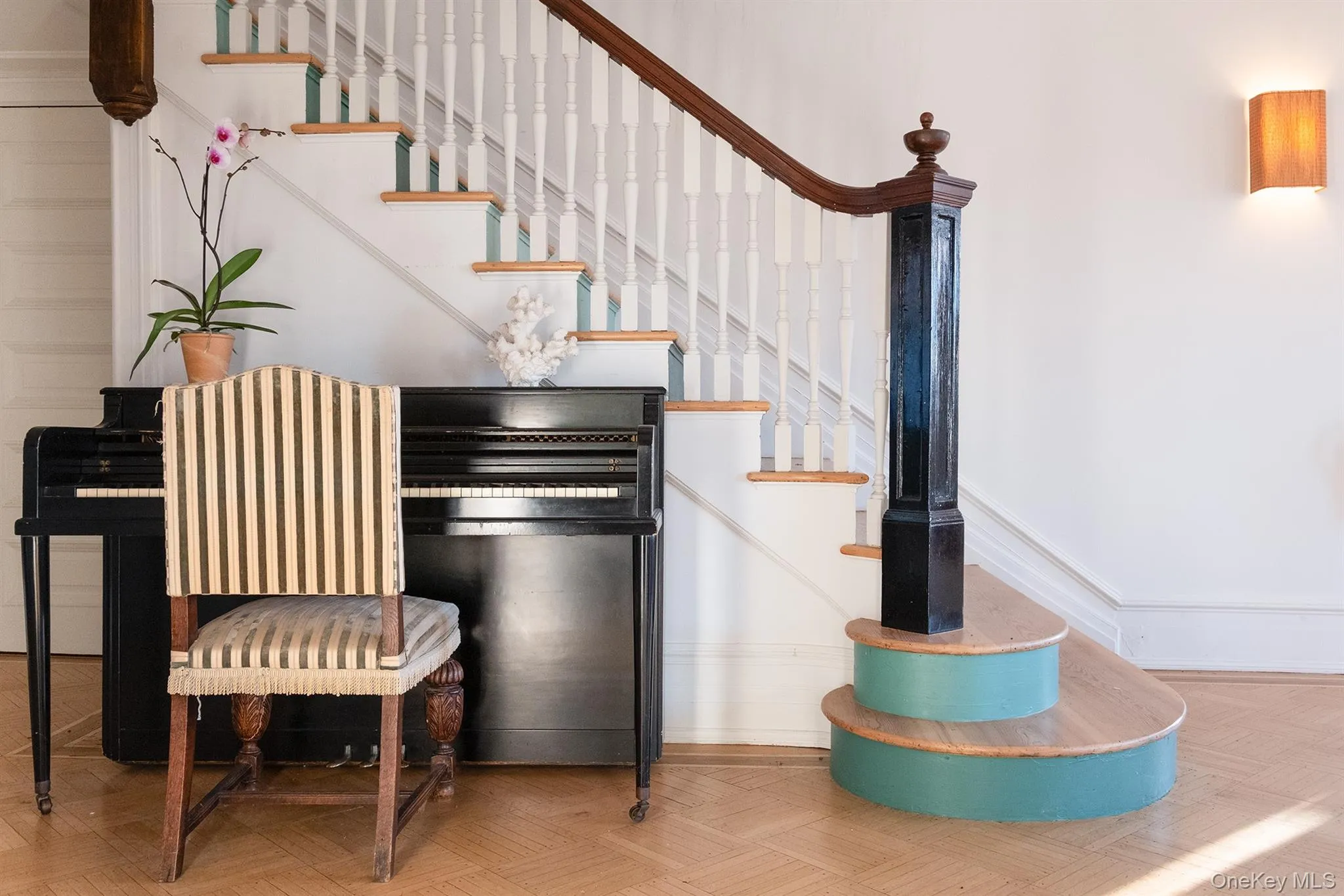 Foyer/Staircase Foyer/Staircase