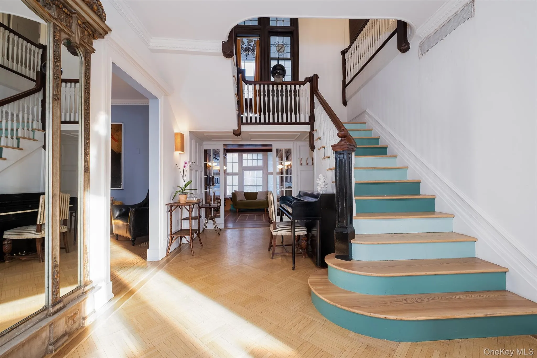 Foyer & Main Staircase Foyer & Main Staircase