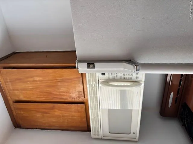 209-10 41 Avenue, New York, NY, 3 Rooms Rooms,1 BathroomBathrooms,Residential,For Rent,41,0,957975 209-10 41 Avenue, New York, NY, 3 Rooms Rooms,1 BathroomBathrooms,Residential,For Rent,41,0,957975