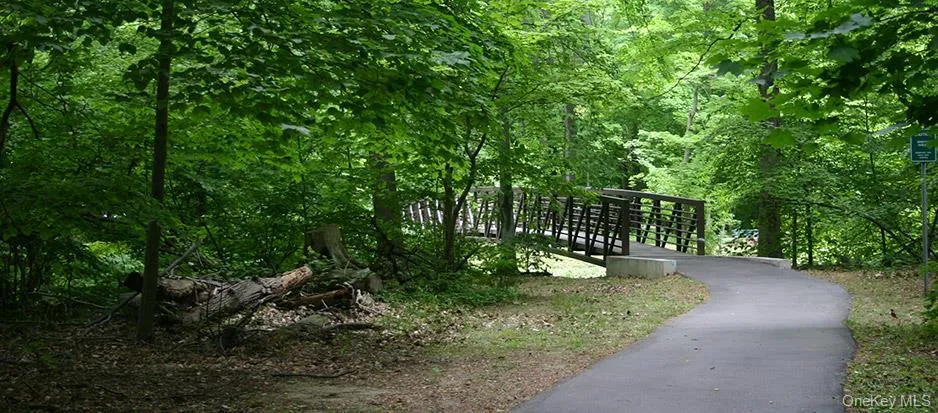 Bronx River walking, jogging, biking path. Bronx River walking, jogging, biking path.