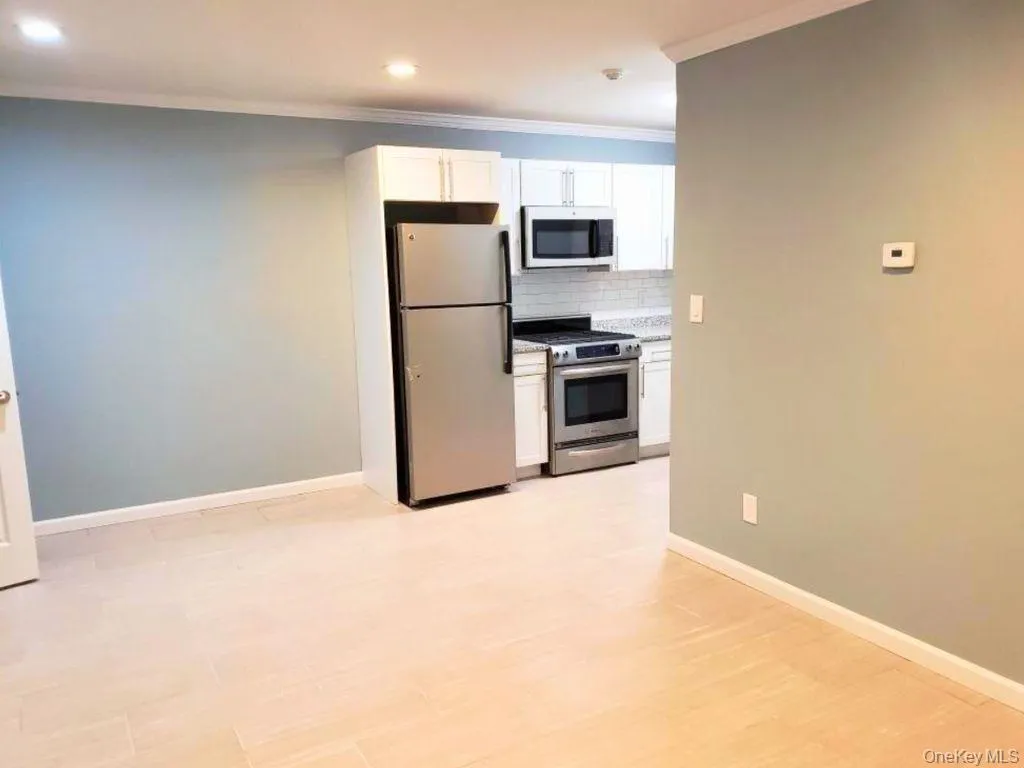 23 Sierra Court, Brookhaven, NY, 1 Bedroom Bedrooms, 3 Rooms Rooms,1 BathroomBathrooms,Residential Lease,For Rent,Sierra,0,958054 23 Sierra Court, Brookhaven, NY, 1 Bedroom Bedrooms, 3 Rooms Rooms,1 BathroomBathrooms,Residential Lease,For Rent,Sierra,0,958054