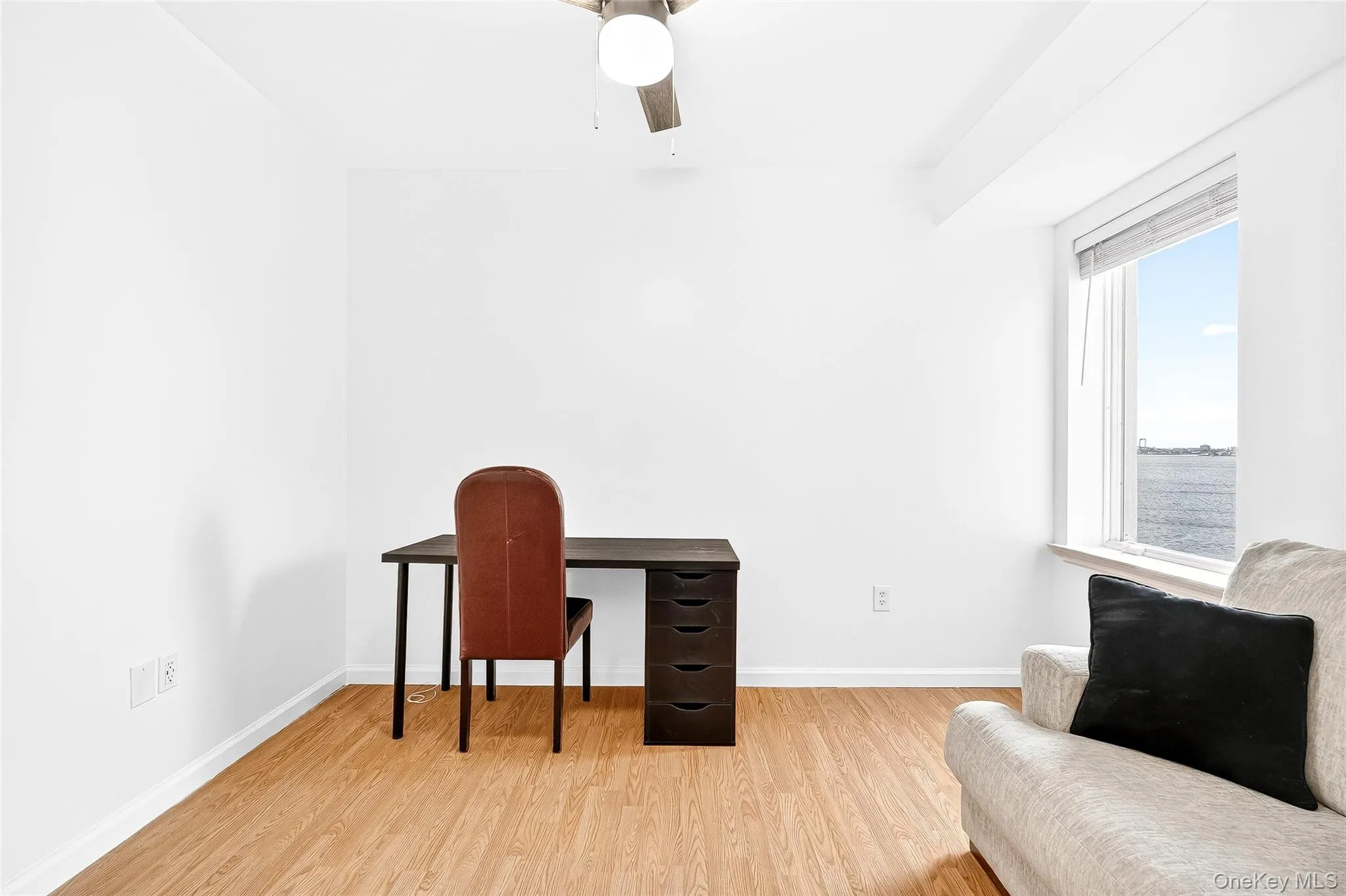 third bedroom/office third bedroom/office