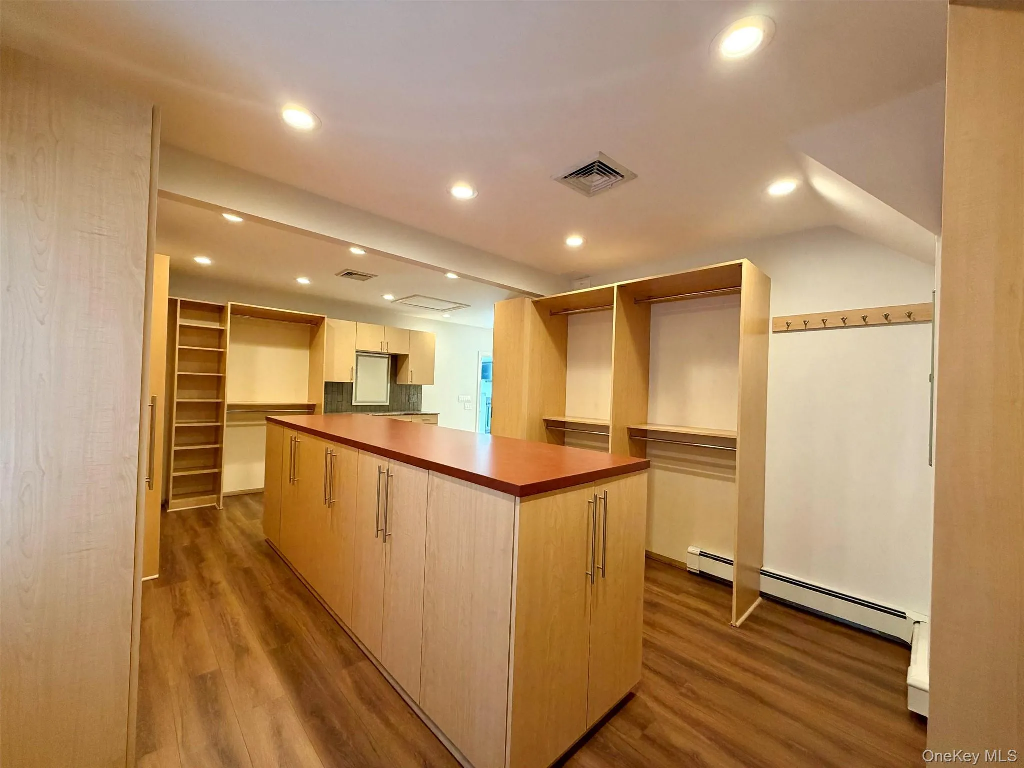 5 Glen Hill Court, Huntington, NY, 5 Bedrooms Bedrooms, 11 Rooms Rooms,4 BathroomsBathrooms,Residential Lease,For Rent,Glen Hill,0,958073 5 Glen Hill Court, Huntington, NY, 5 Bedrooms Bedrooms, 11 Rooms Rooms,4 BathroomsBathrooms,Residential Lease,For Rent,Glen Hill,0,958073