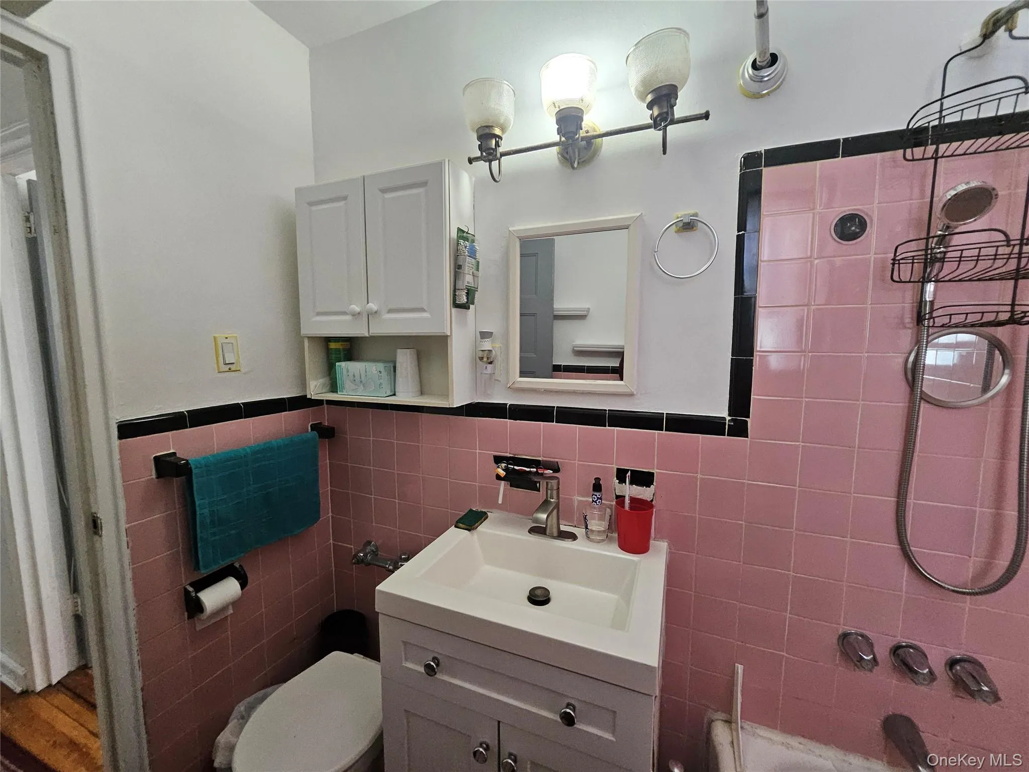 113-15 34, New York, NY, 2 Bedrooms Bedrooms, 4 Rooms Rooms,1 BathroomBathrooms,Residential,For Rent,34,0,958079 113-15 34, New York, NY, 2 Bedrooms Bedrooms, 4 Rooms Rooms,1 BathroomBathrooms,Residential,For Rent,34,0,958079