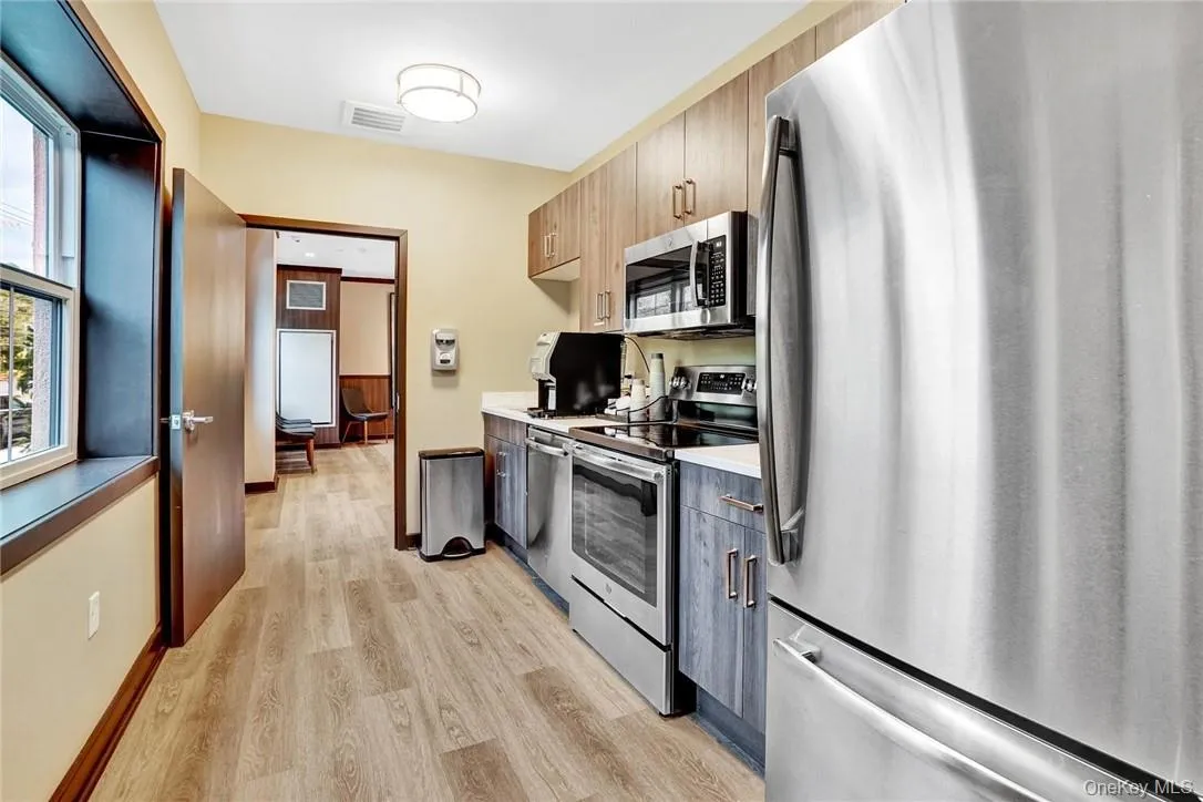 Fully equipped kitchen including for meetings and resident use Fully equipped kitchen including for meetings and resident use