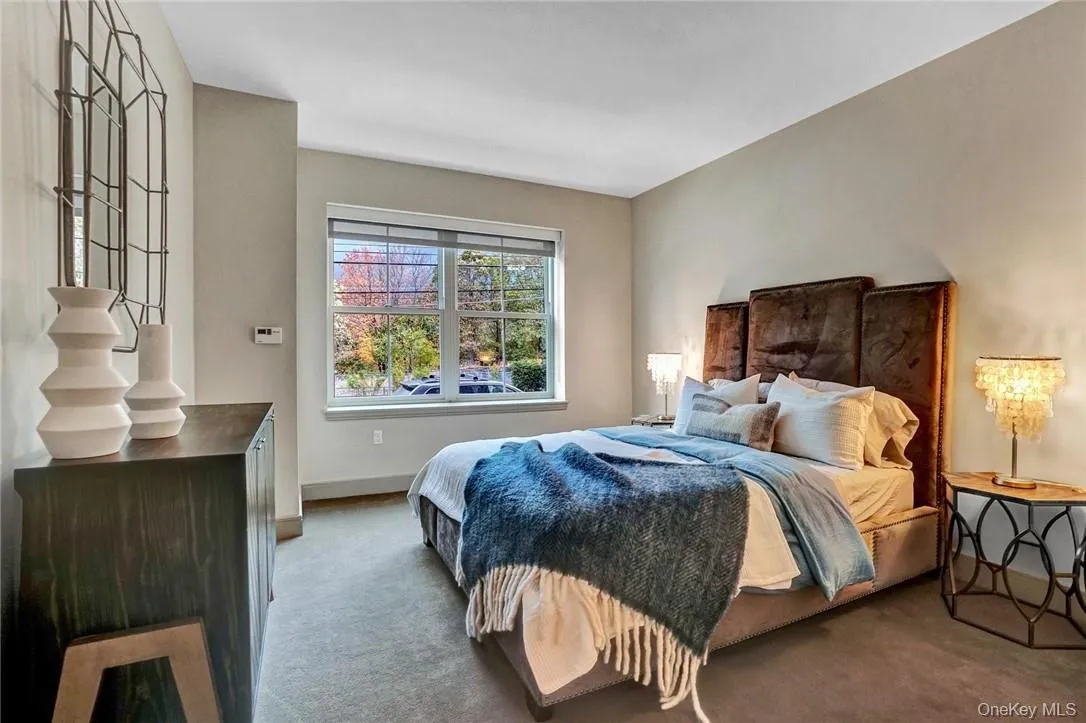 Nice sized Primary with en suite bathroom Nice sized Primary with en suite bathroom