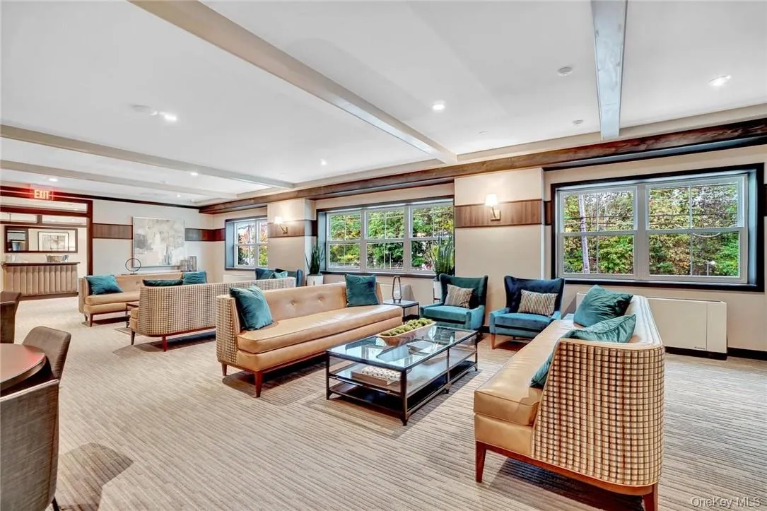 Relaxing gathering room for a change of scenery Relaxing gathering room for a change of scenery