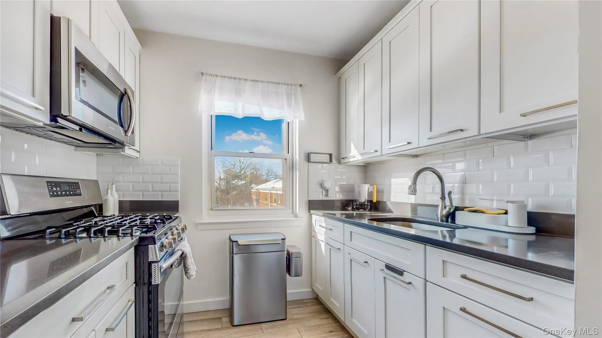 198-18 Pompeii Avenue, New York, NY, 1 Bedroom Bedrooms, 3 Rooms Rooms,1 BathroomBathrooms,Residential,For Rent,Pompeii,0,958135 198-18 Pompeii Avenue, New York, NY, 1 Bedroom Bedrooms, 3 Rooms Rooms,1 BathroomBathrooms,Residential,For Rent,Pompeii,0,958135