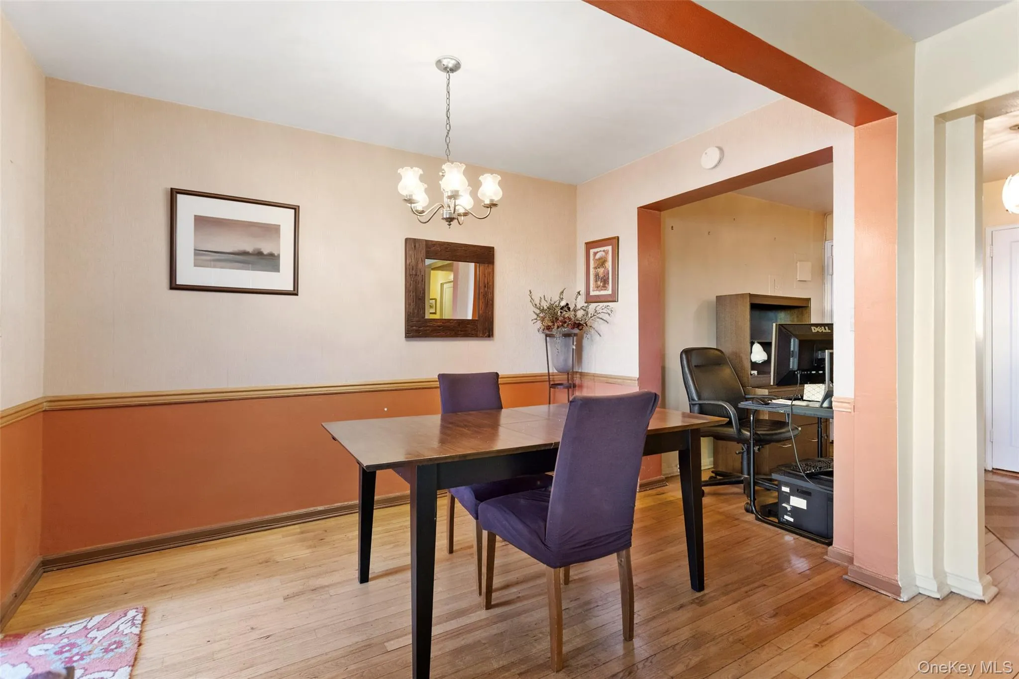 Spacious dining area Spacious dining area