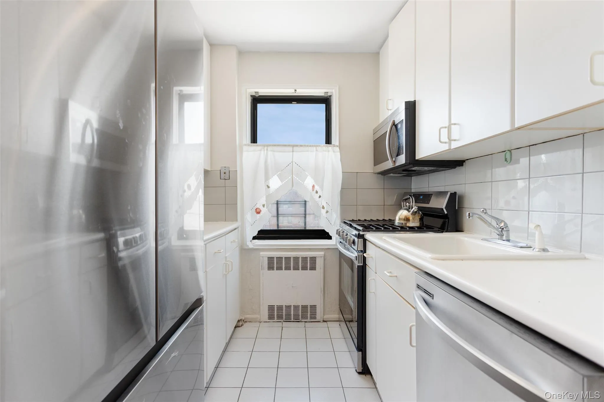 2 Fisher Drive, Mount Vernon, NY, 2 Bedrooms Bedrooms, 5 Rooms Rooms,1 BathroomBathrooms,Residential,For Rent,Fisher,0,KEY958270 2 Fisher Drive, Mount Vernon, NY, 2 Bedrooms Bedrooms, 5 Rooms Rooms,1 BathroomBathrooms,Residential,For Rent,Fisher,0,KEY958270