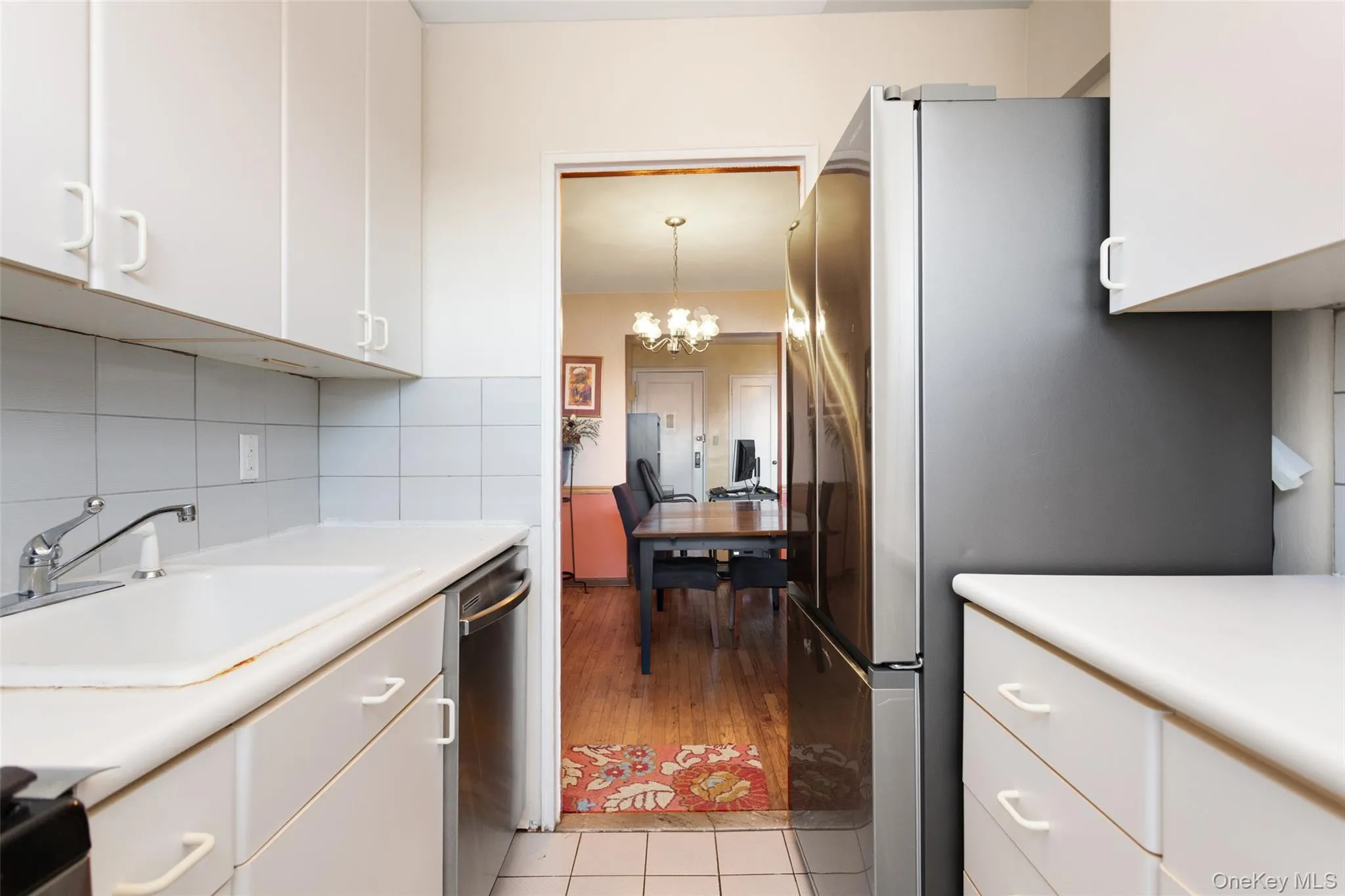 Modern appliances and penalty of counter space Modern appliances and penalty of counter space