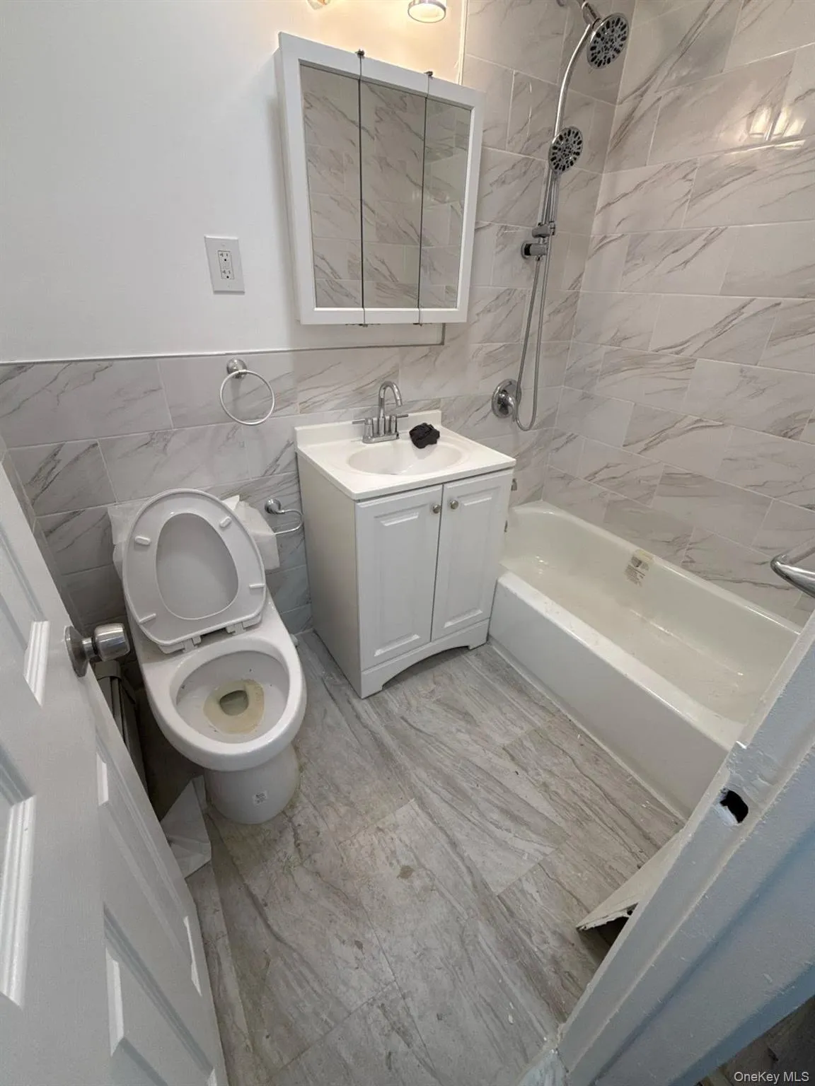 841 216th Street, New York, NY, 3 Bedrooms Bedrooms, 5 Rooms Rooms,1 BathroomBathrooms,Residential Lease,For Rent,216th,0,958287 841 216th Street, New York, NY, 3 Bedrooms Bedrooms, 5 Rooms Rooms,1 BathroomBathrooms,Residential Lease,For Rent,216th,0,958287